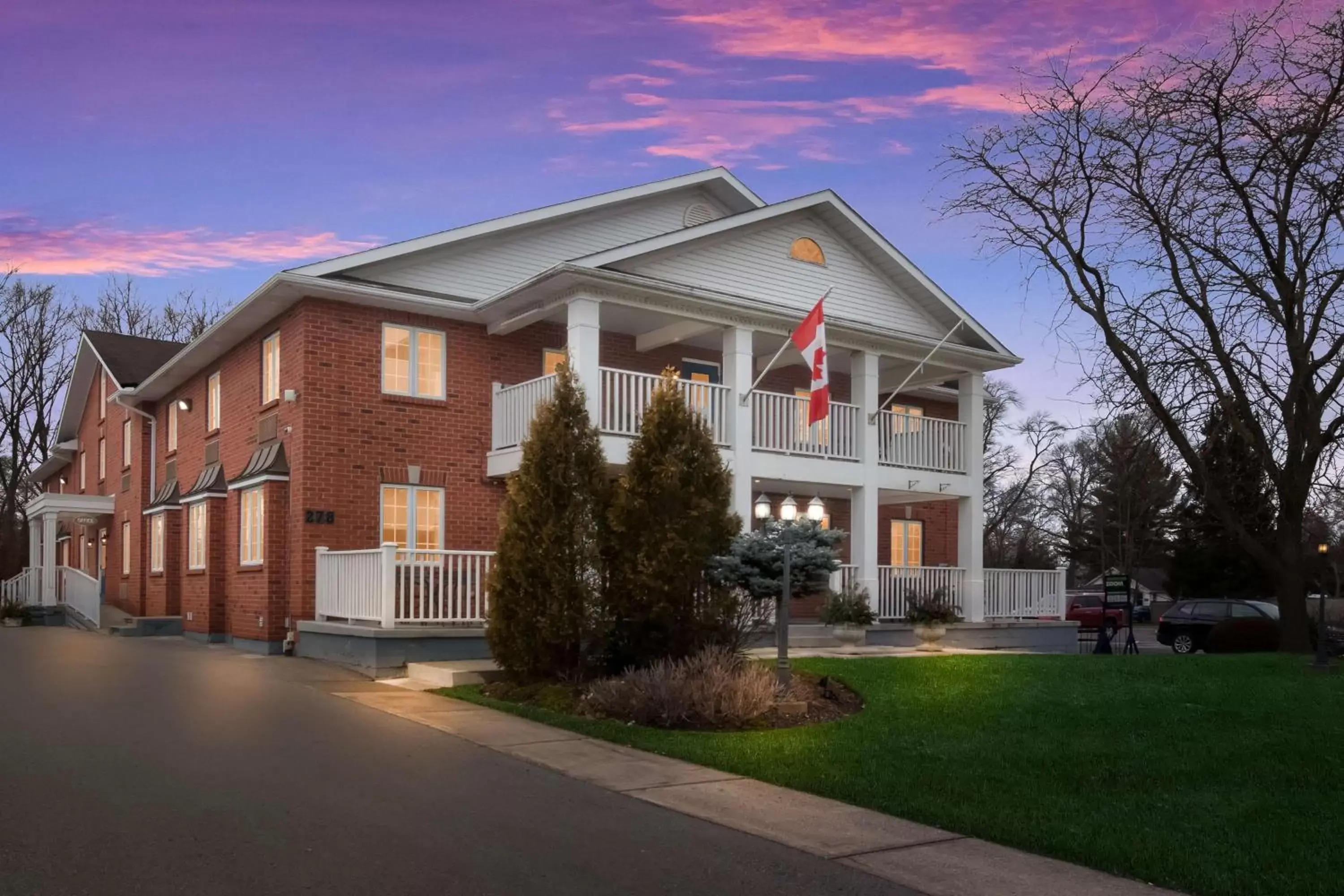 Property Building in Best Western Colonel Butler Inn