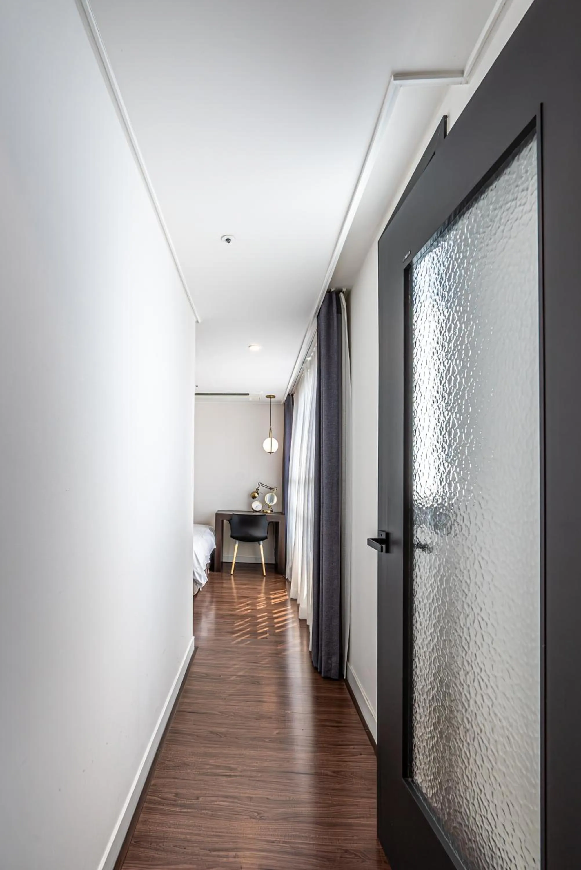 Photo of the whole room in Hotel The Grang Jungmun