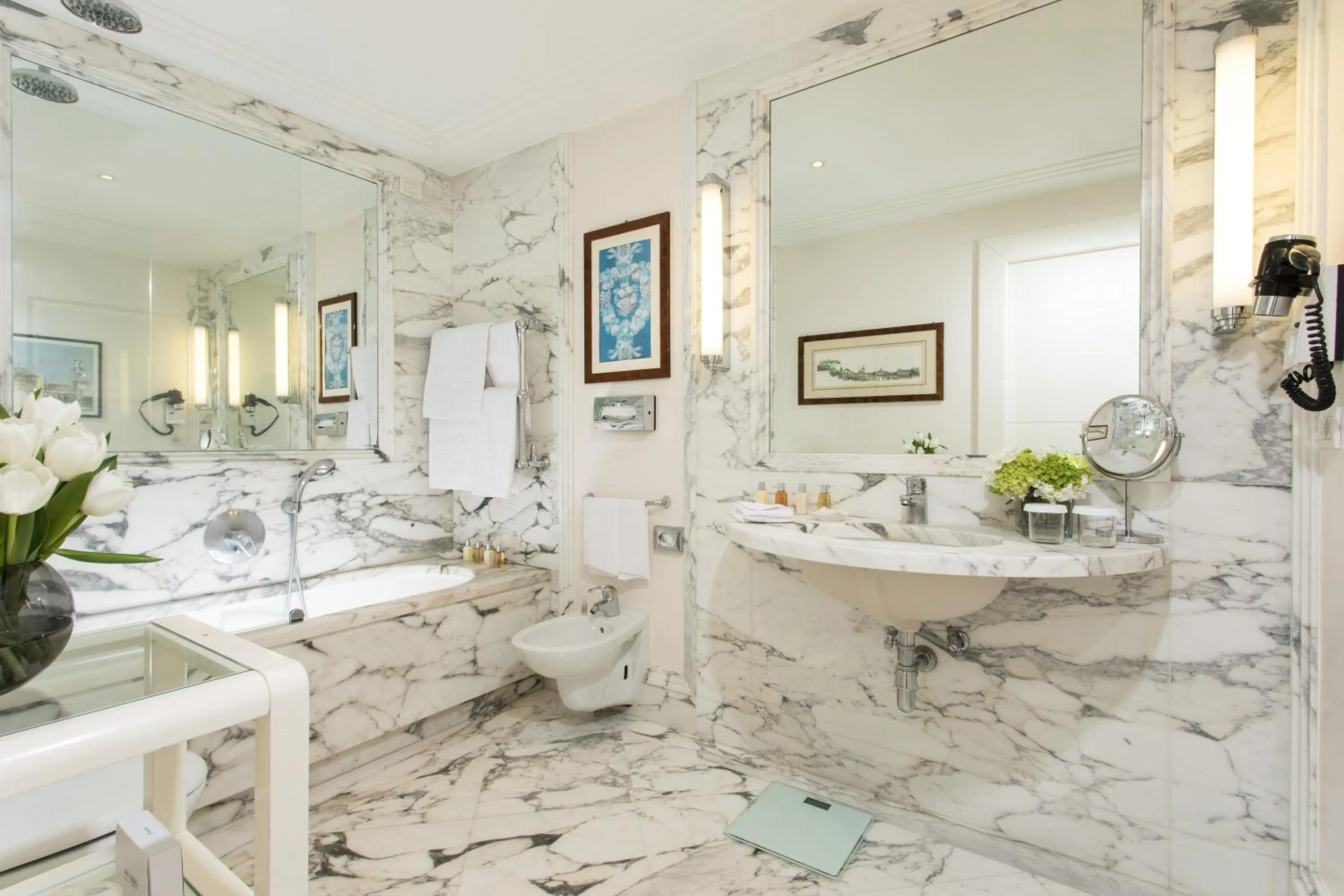 Bathroom in Hotel Lord Byron - Small Luxury Hotels of the World