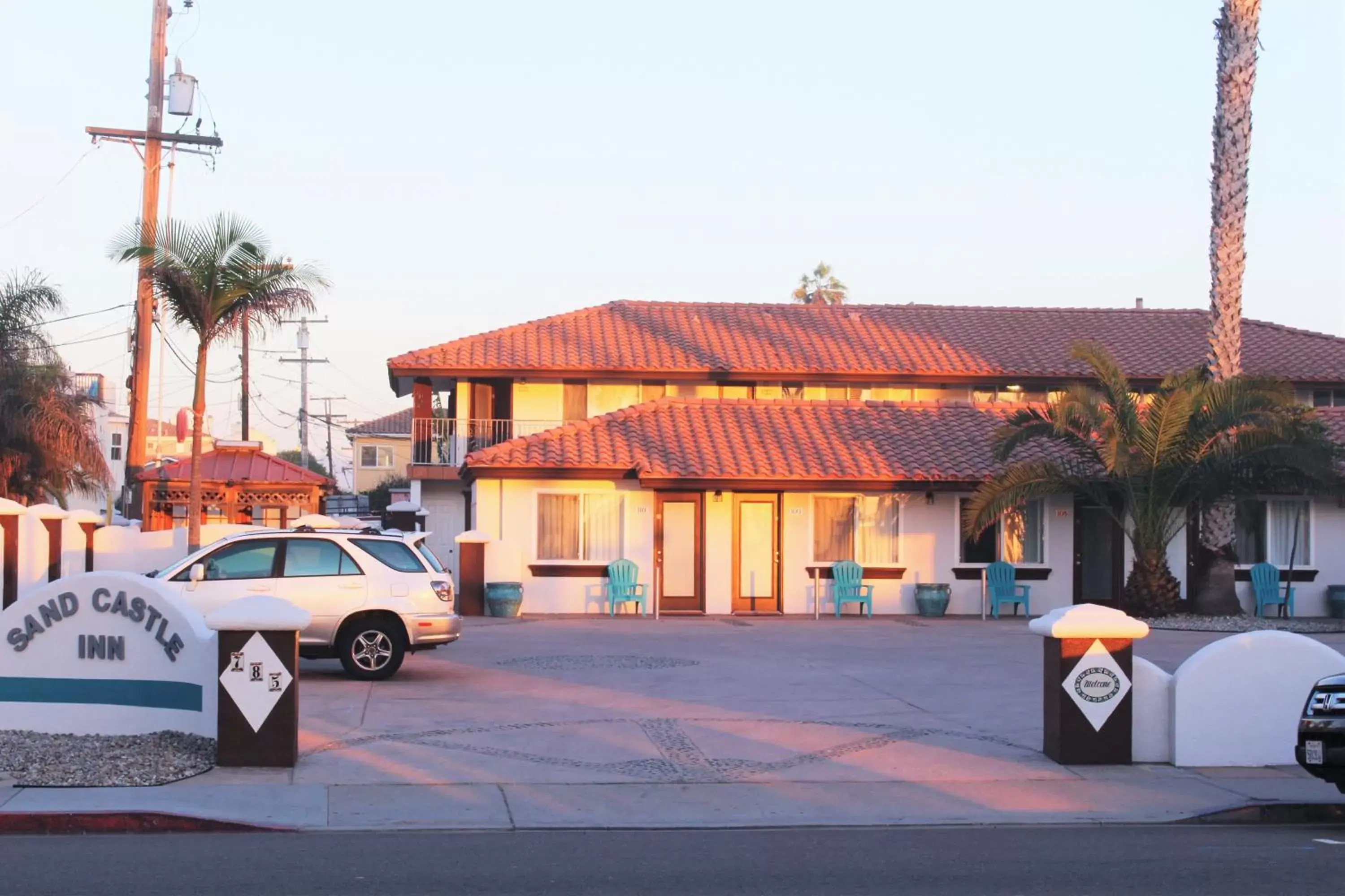 Property Building in Sand Castle Inn