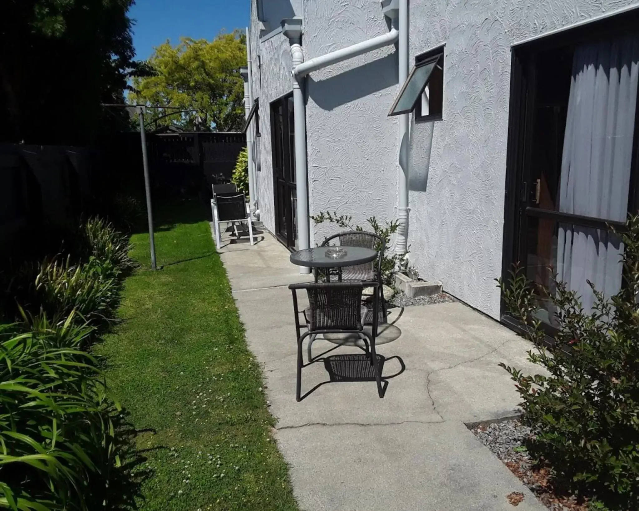 Garden, Patio/Outdoor Area in ASURE Sundowner Motel