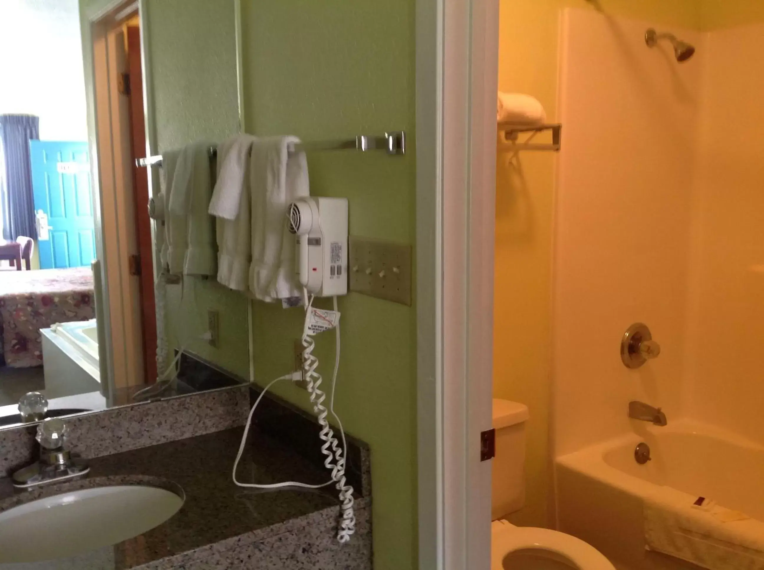 Bathroom in Executive Inn Tulia