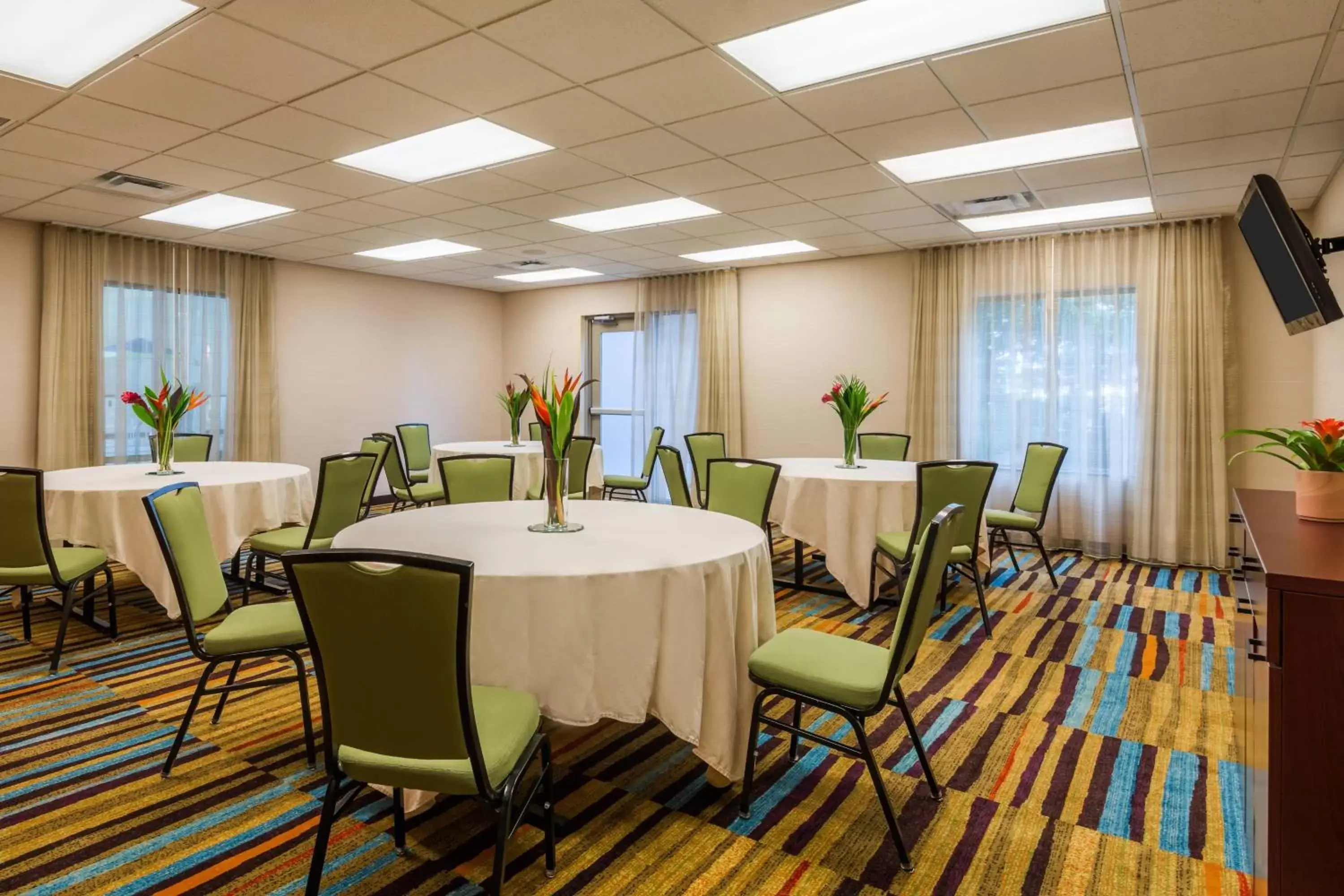 Meeting/conference room in Fairfield Inn & Suites – Buffalo Airport