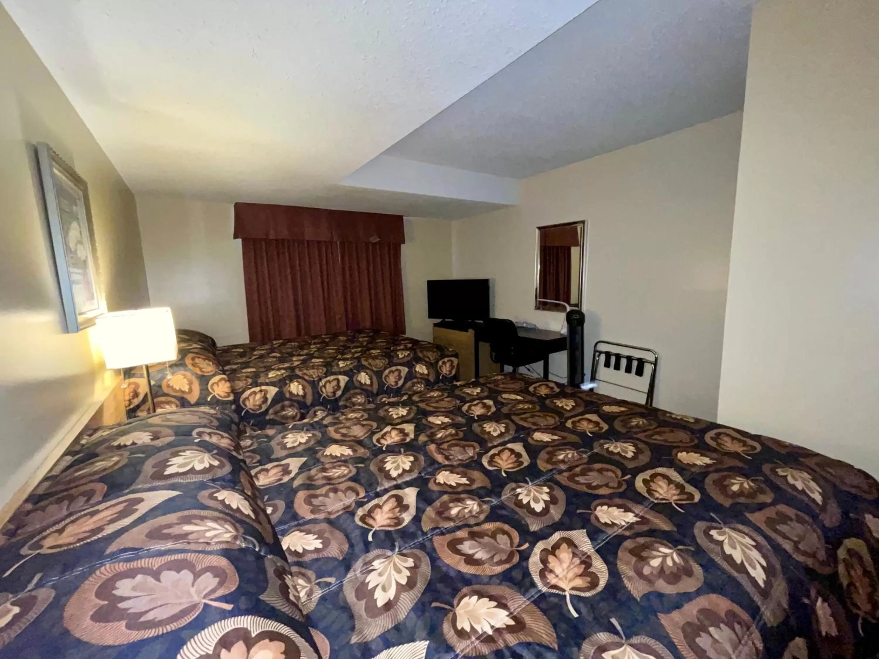 Bedroom, Bed in Dockside Inn