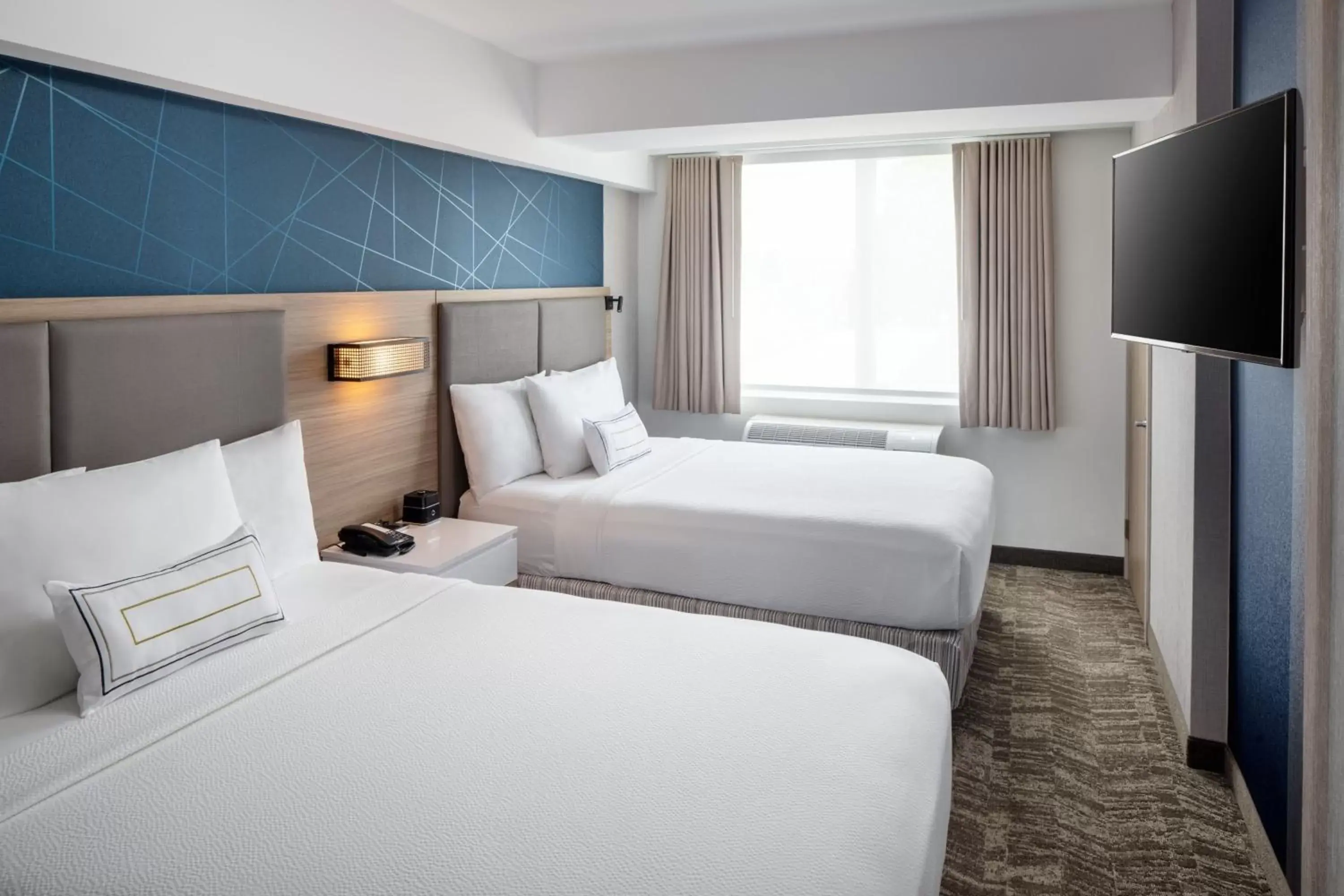 Bedroom, Bed in SpringHill Suites by Marriott New York JFK Airport Jamaica