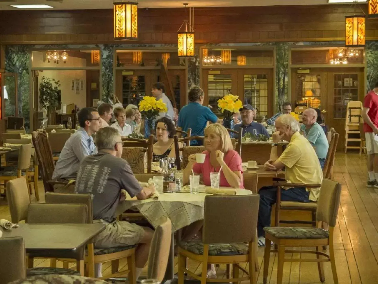 Restaurant/Places to Eat in Clifty Inn