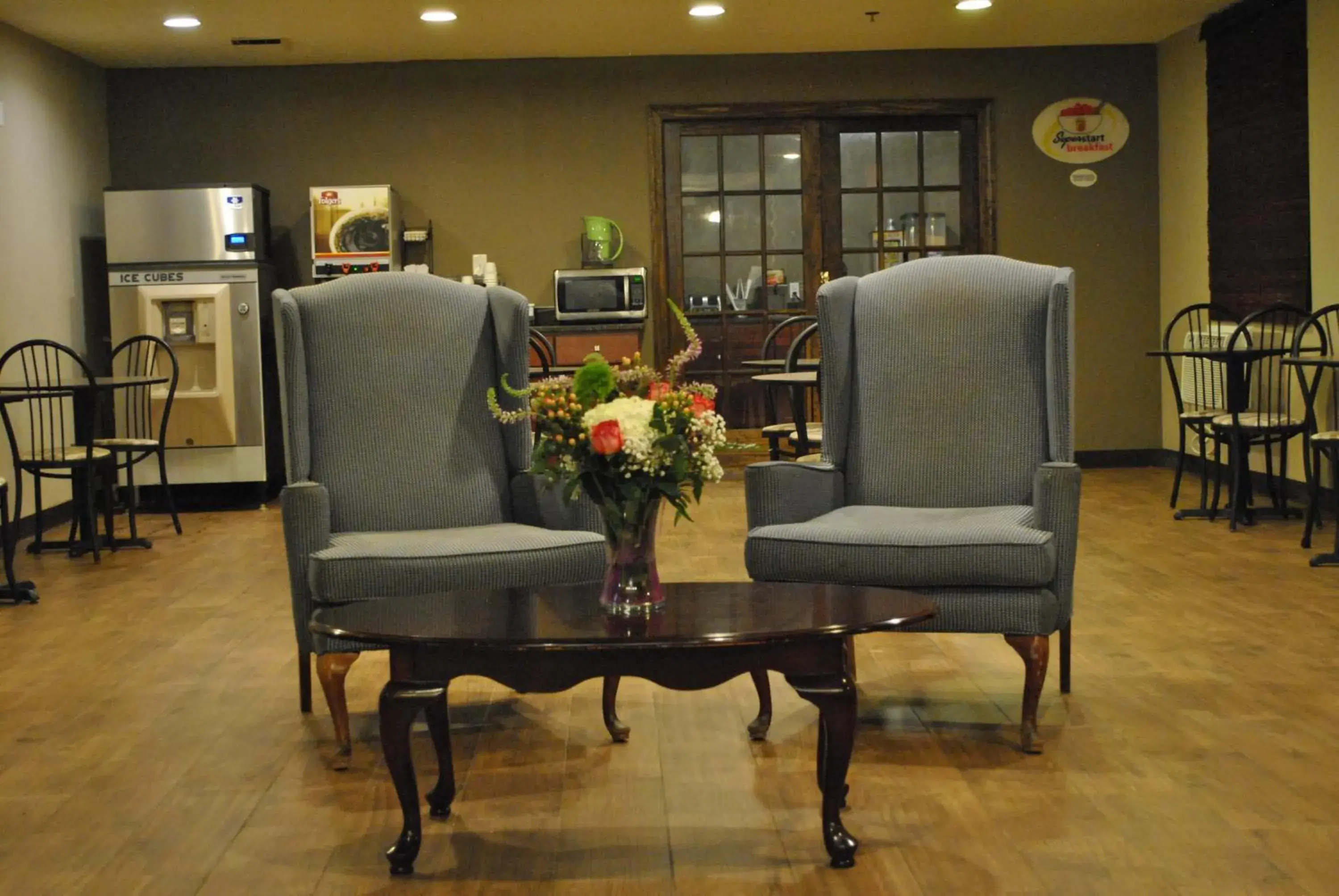 Lobby or reception, Seating Area in Super 8 by Wyndham Cromwell/Middletown