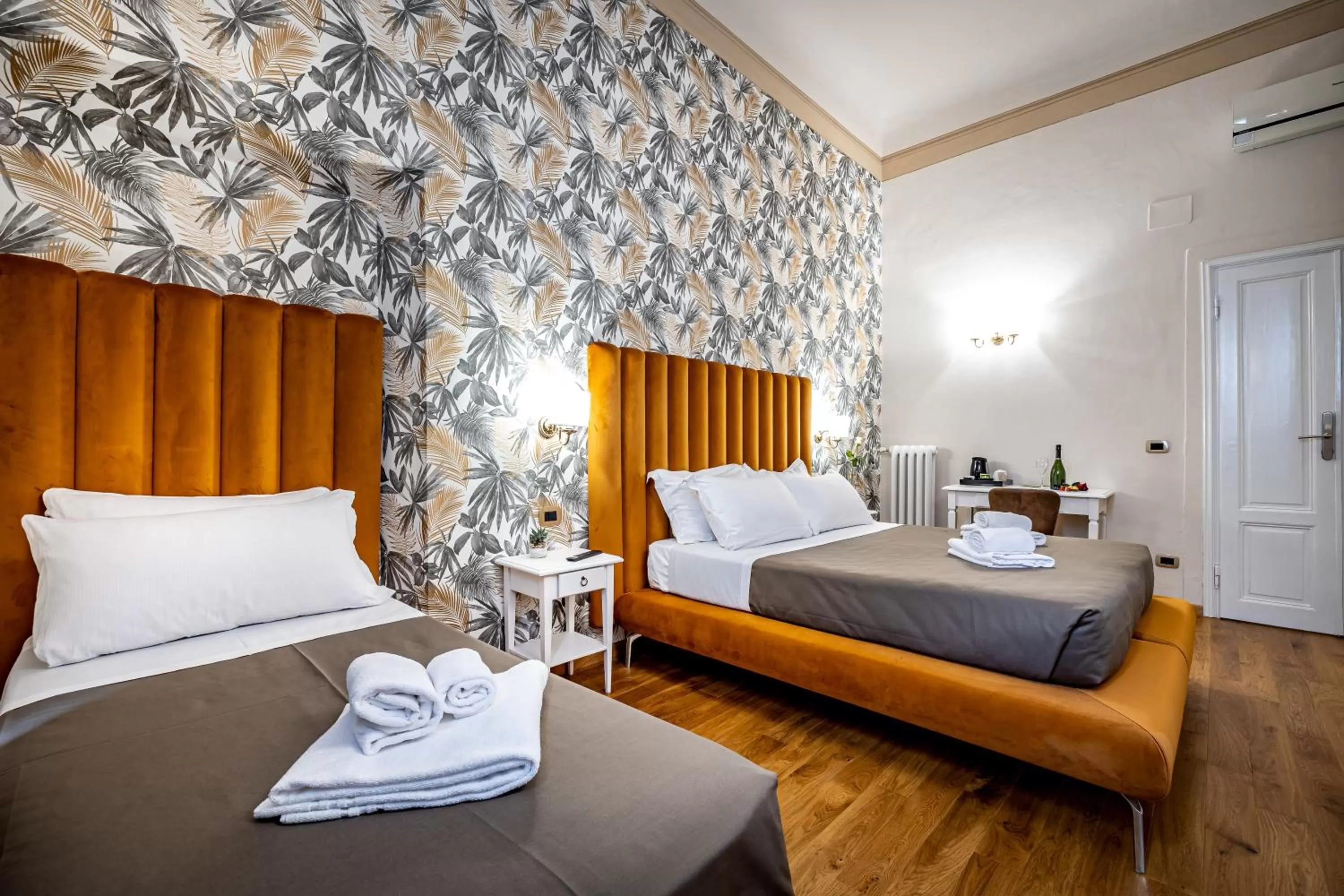 Photo of the whole room, Bed in Maison Pitti Florence