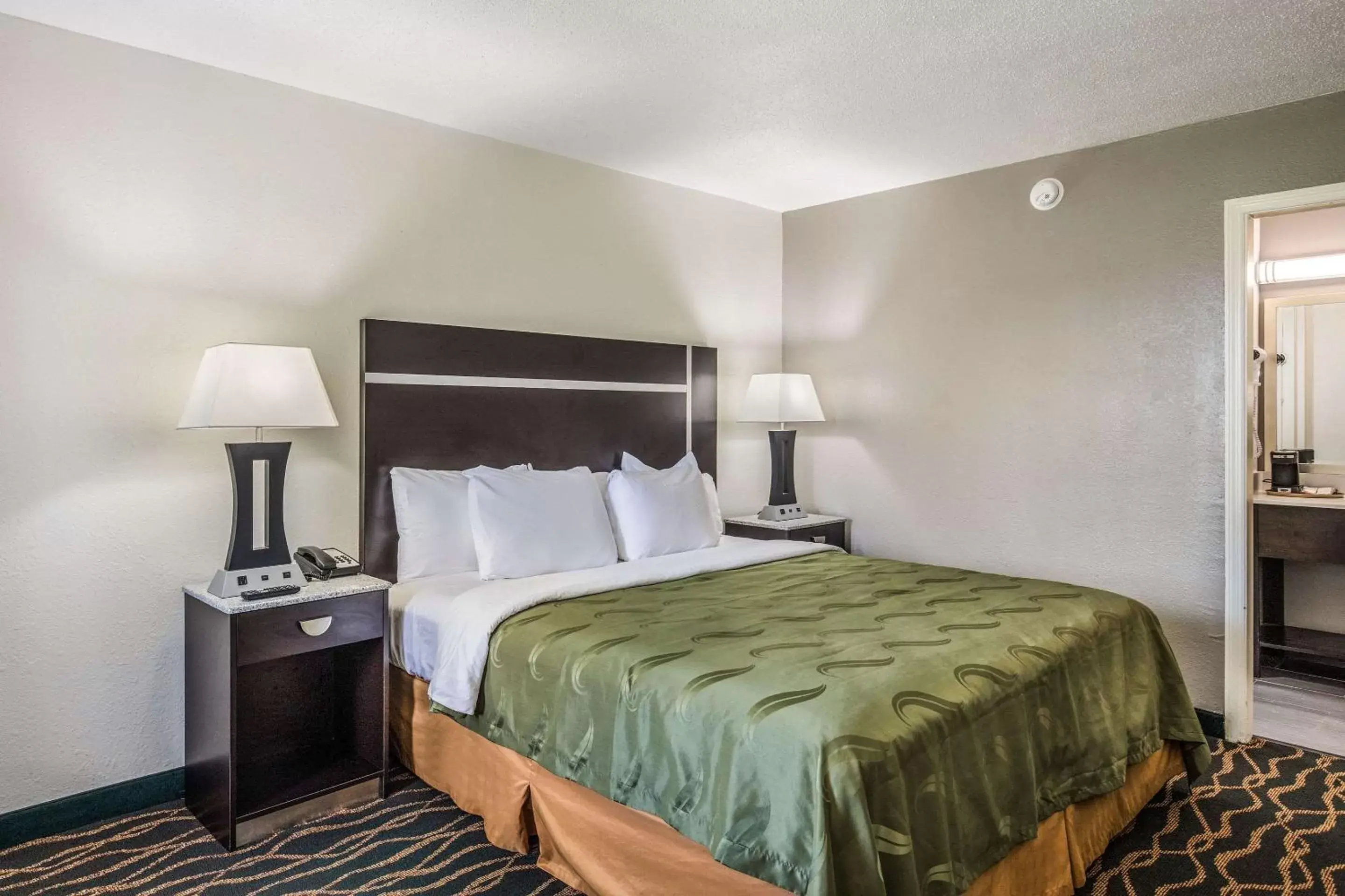 Photo of the whole room, Bed in Quality Inn & Suites Conference Center Thomasville