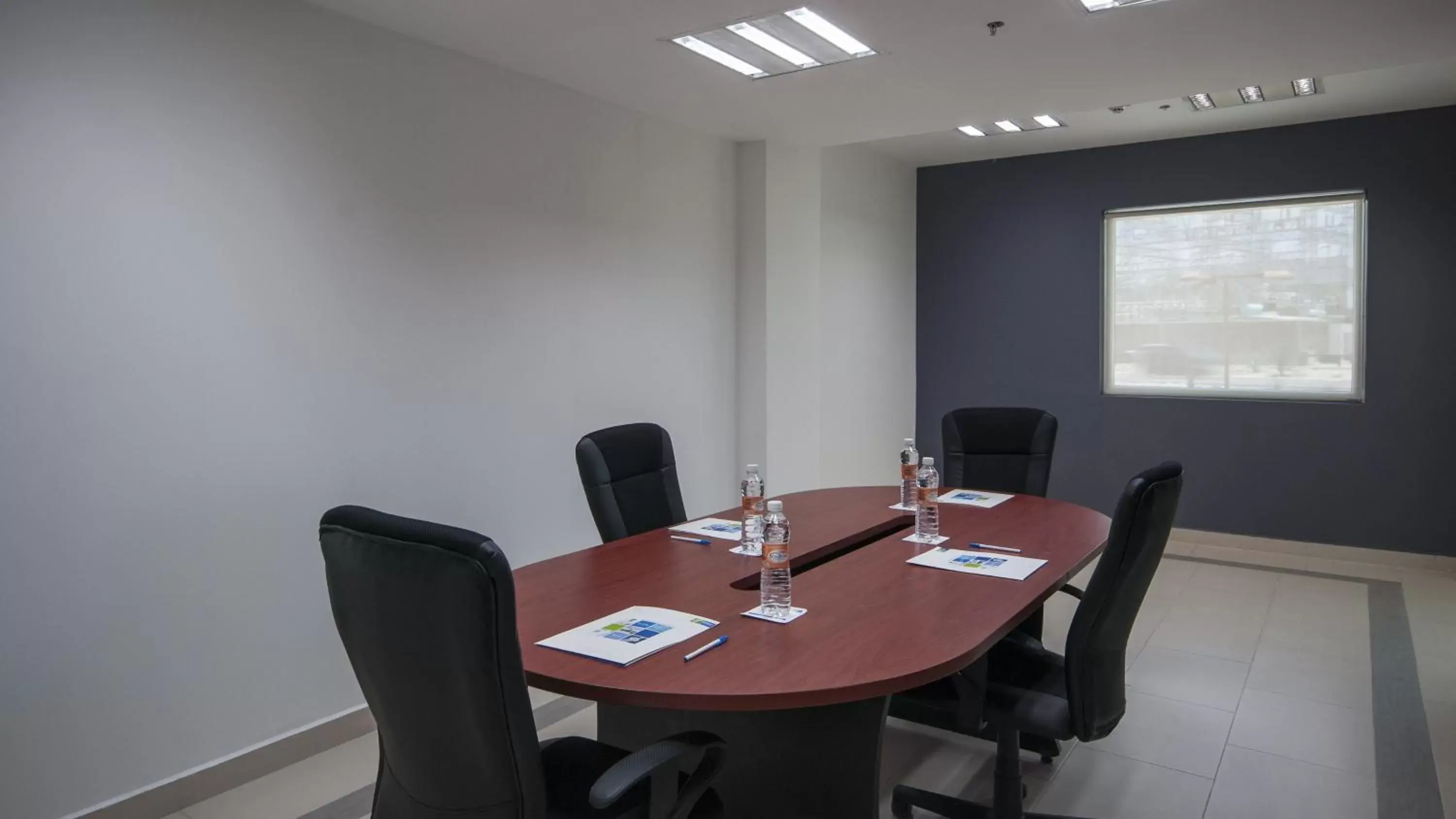 Meeting/conference room in Holiday Inn Express Cabo San Lucas, an IHG Hotel