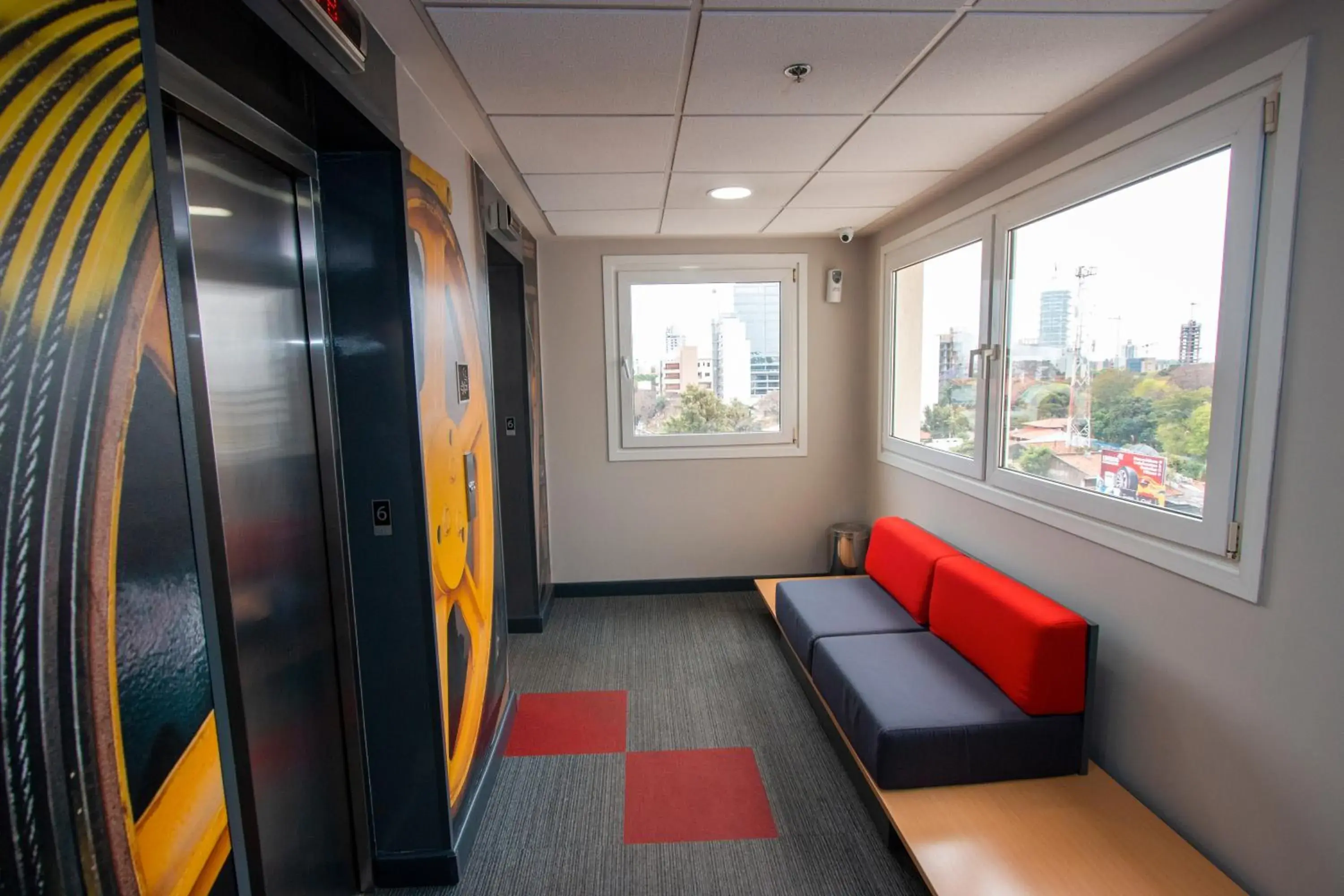 Living room, Seating Area in ibis Asuncion