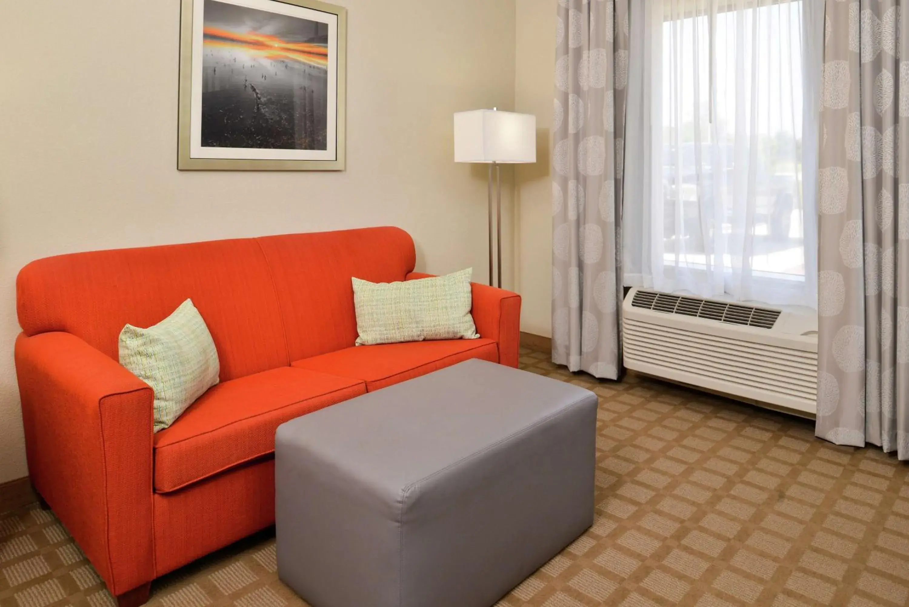 Living room, Seating Area in Hampton Inn and Suites Hutto