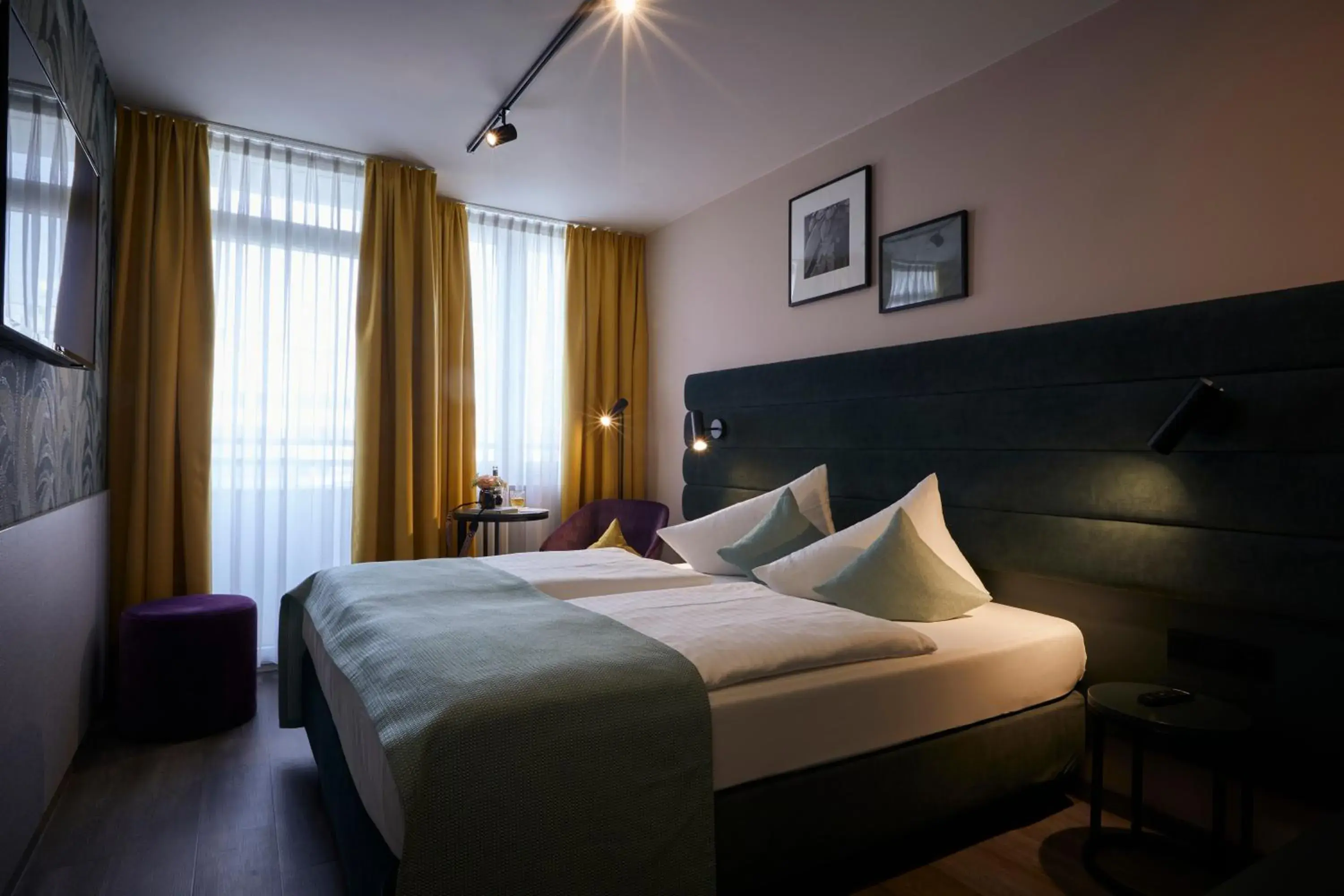 Photo of the whole room, Bed in Hotel Mirabell by Maier Privathotels