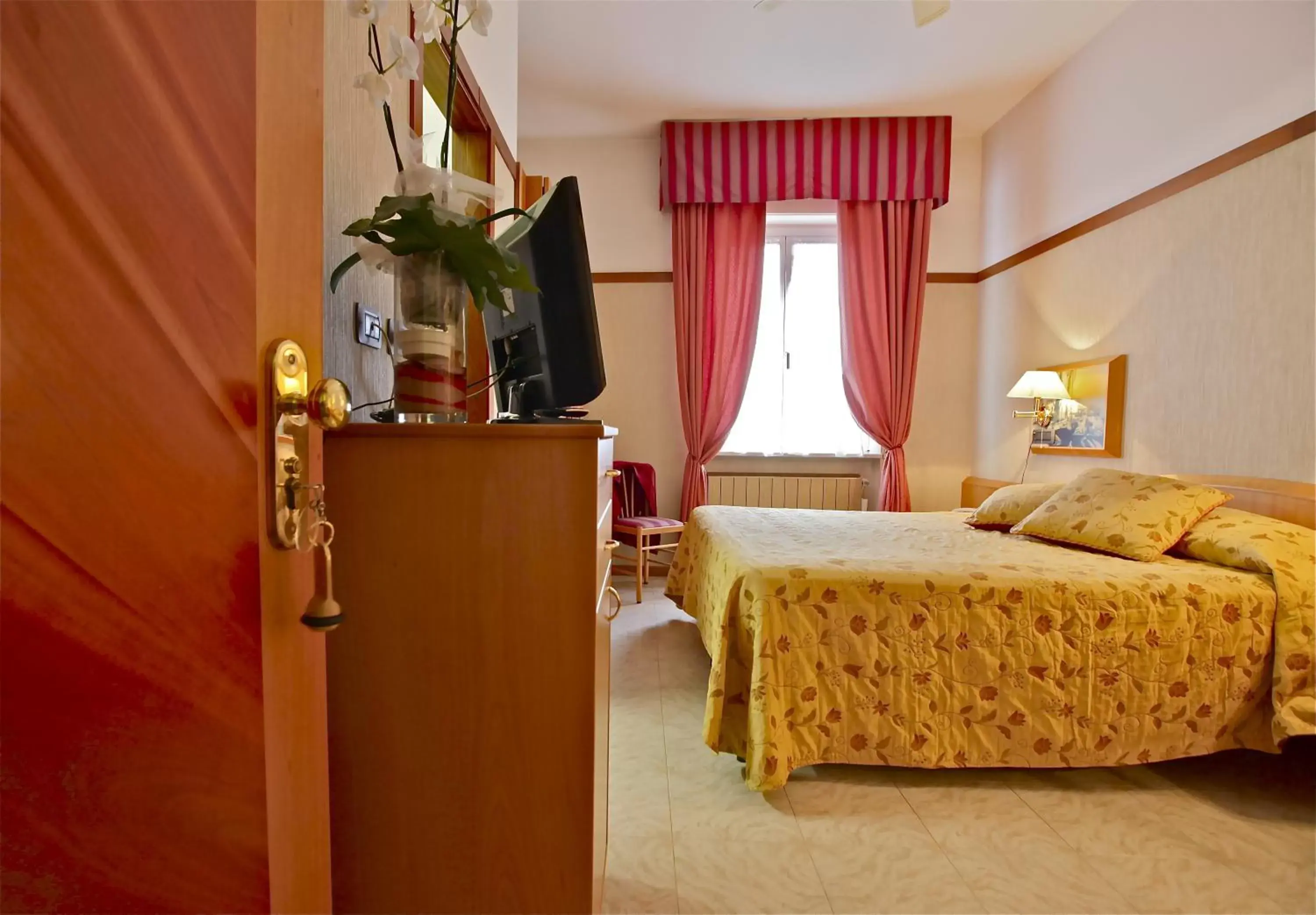 Double or Twin Room in Hotel Monte Rosa