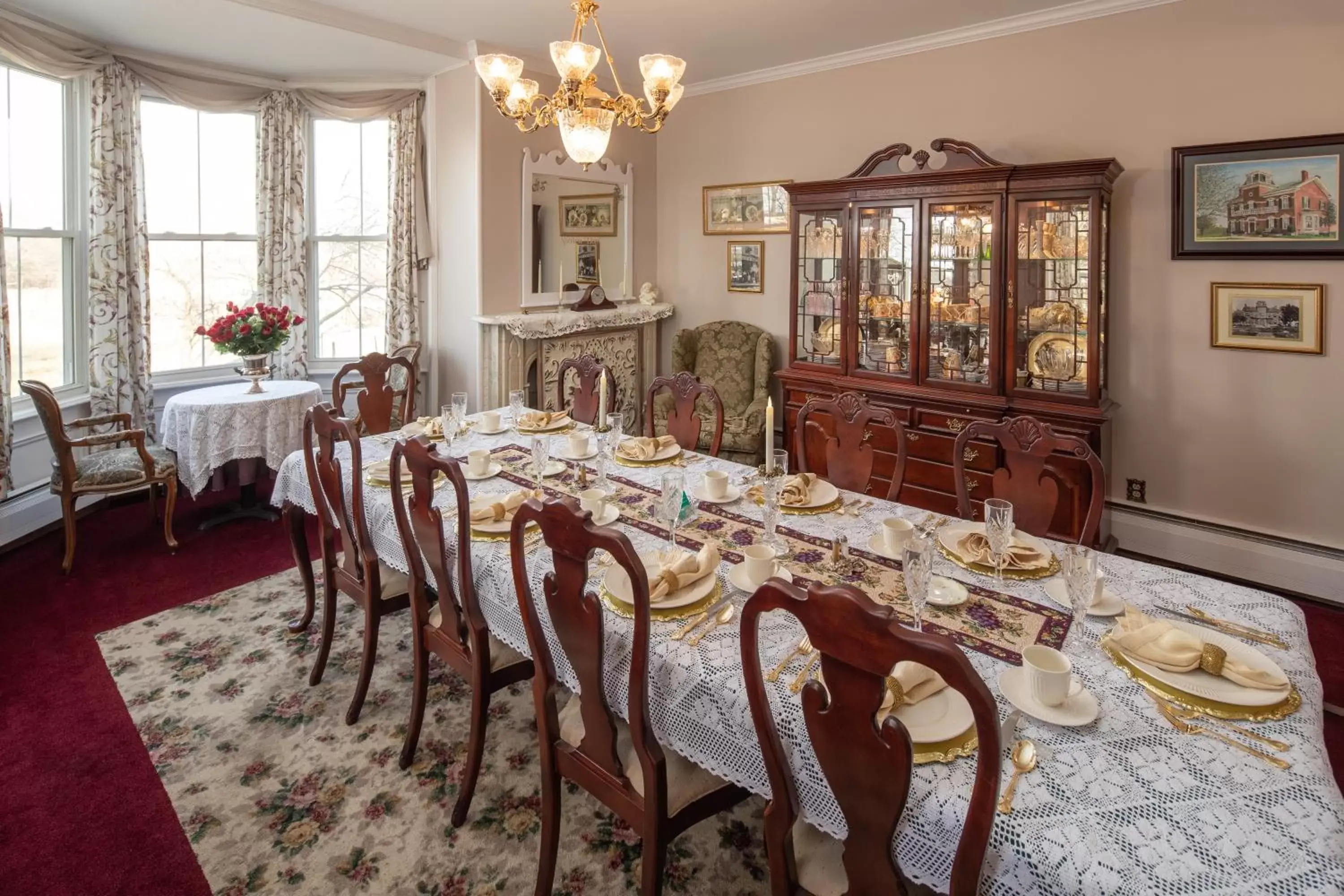 Dining Area in Cloran Mansion Bed & Breakfast