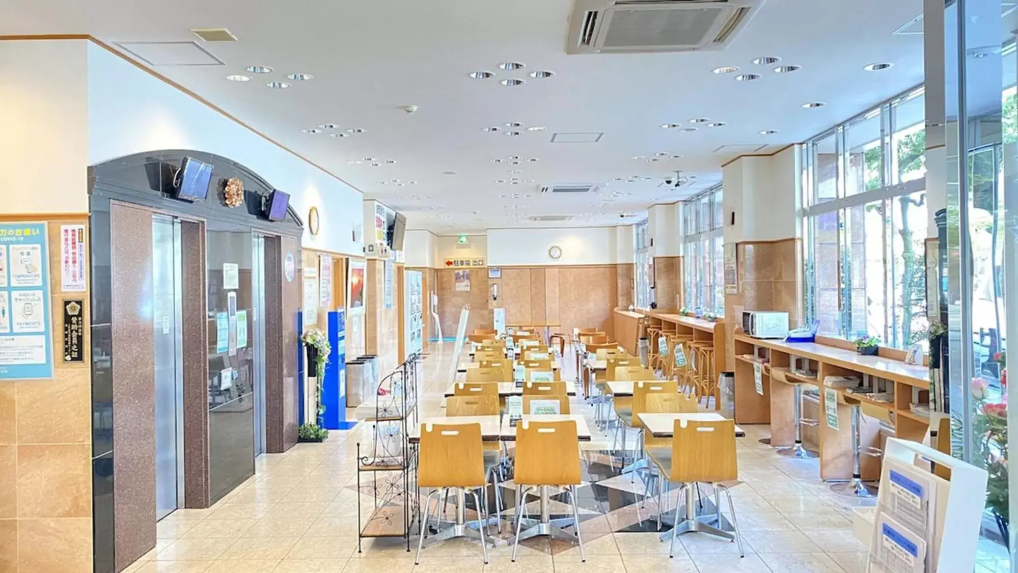 Lobby or reception, Restaurant/Places to Eat in Toyoko Inn Matsuyama Ichibancho