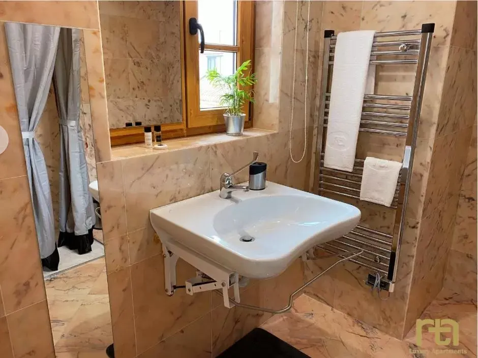 Bathroom in TM Luxury Apartments Lisbon