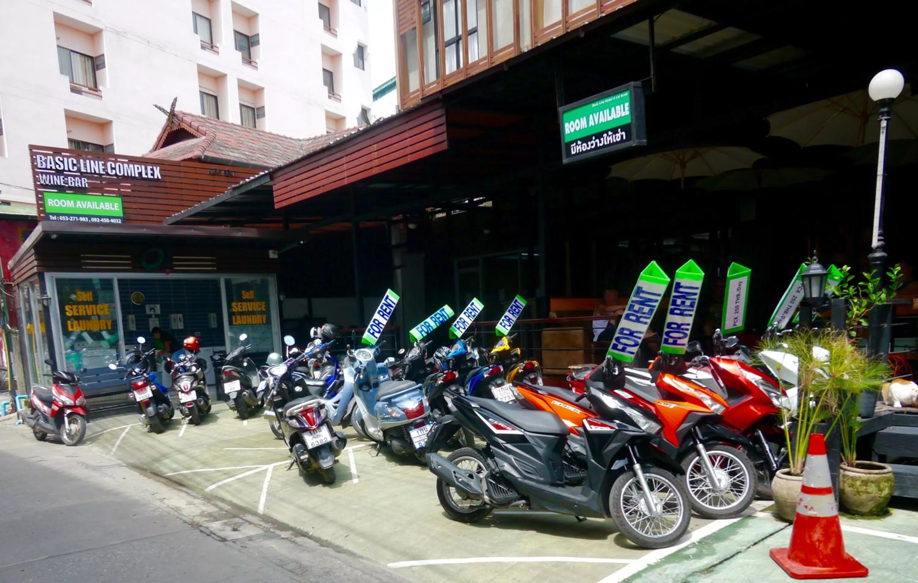 On-site shops in Basic Line Hotel @ Loikroh