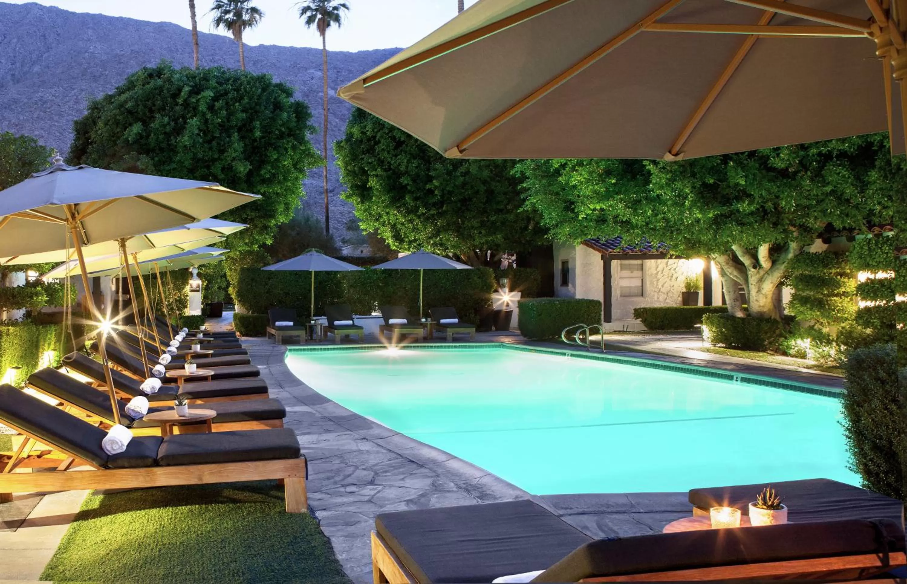 Swimming pool in Avalon Hotel & Bungalows Palm Springs, a Member of Design Hotels