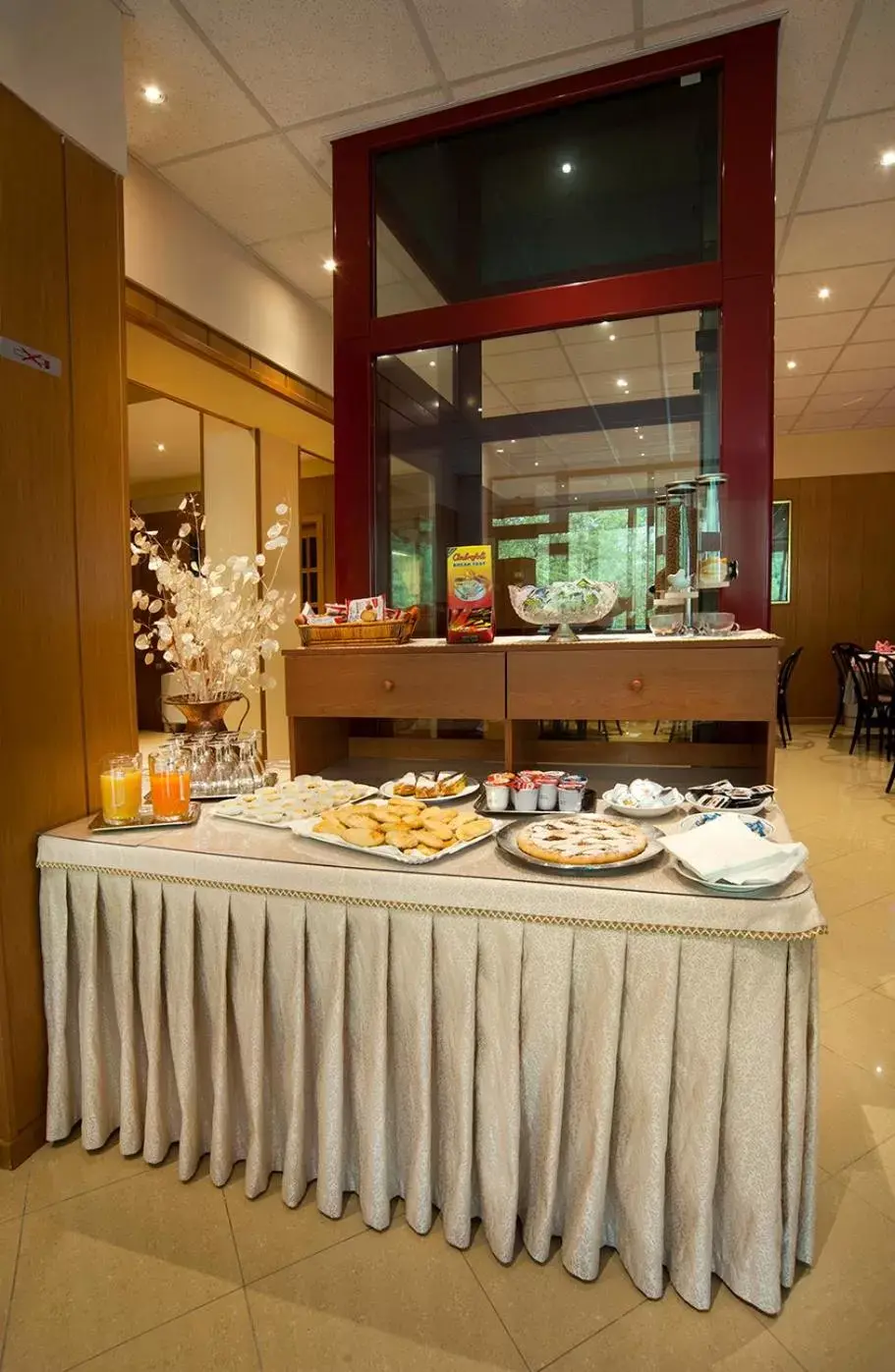 Buffet breakfast in Hotel Nilde