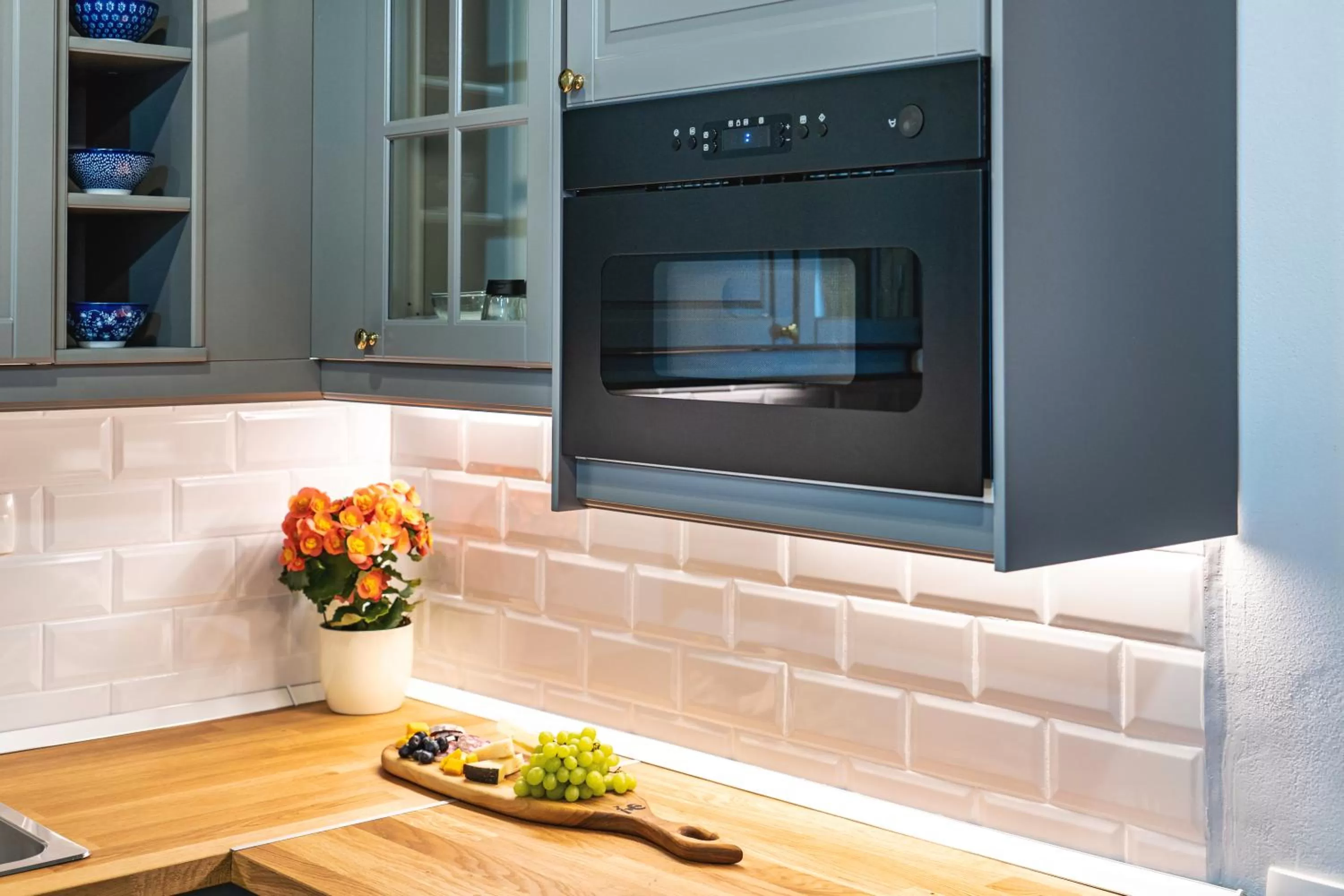 Kitchen or kitchenette in Nikolas Haus Premium Historic Center Stay & Free Parking