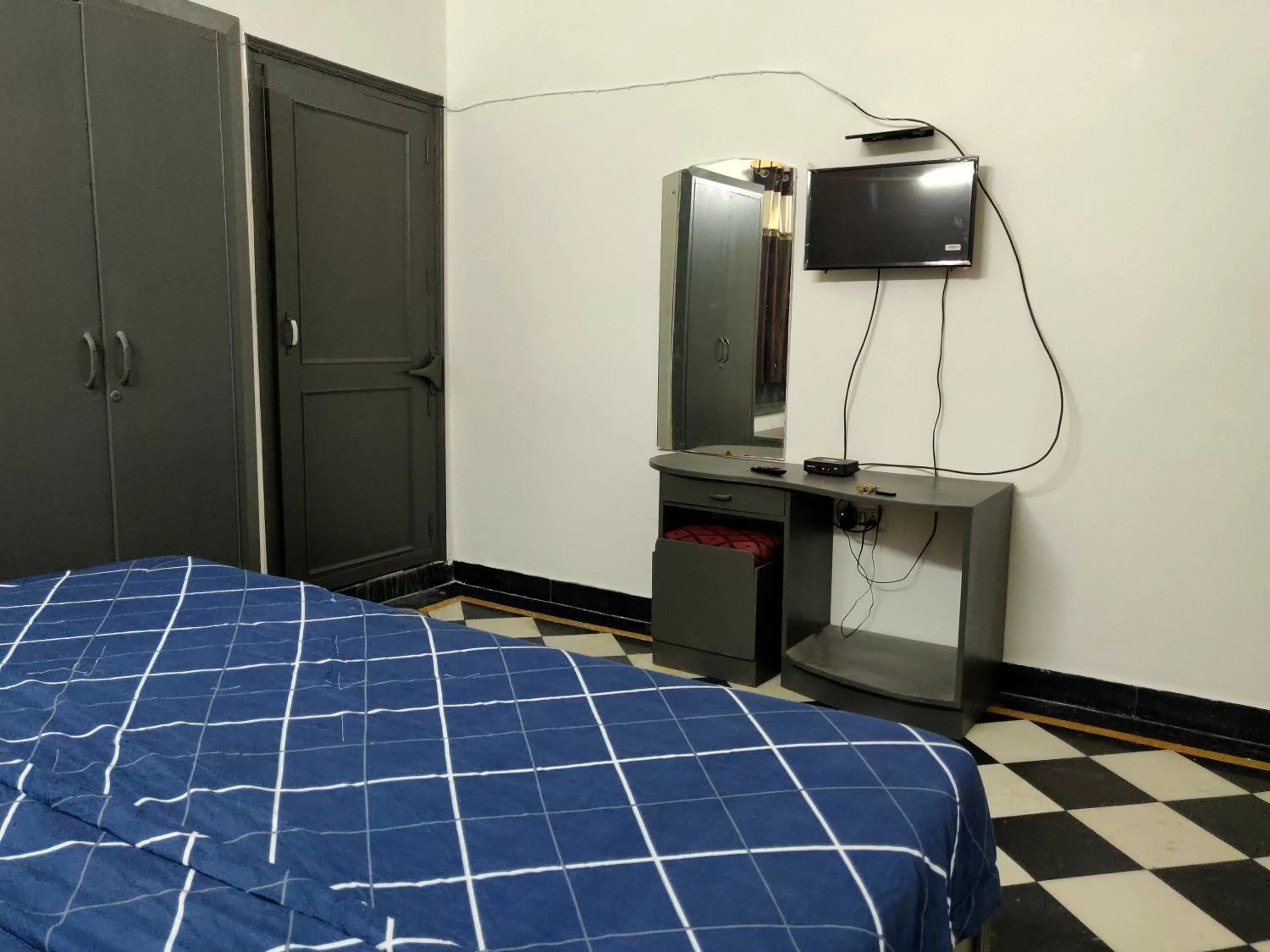 Bedroom, TV/Entertainment Center in Hotel VIP