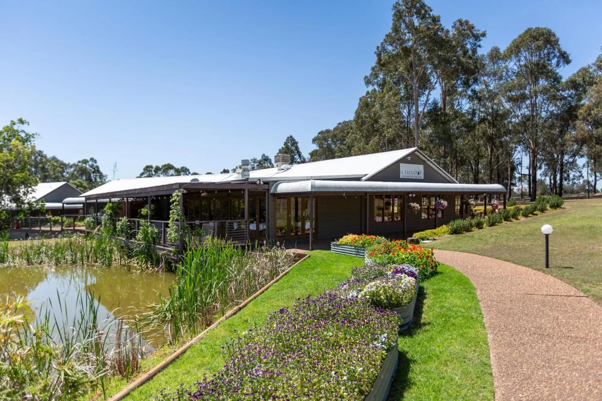 Restaurant/places to eat, Property Building in Hermitage Lodge