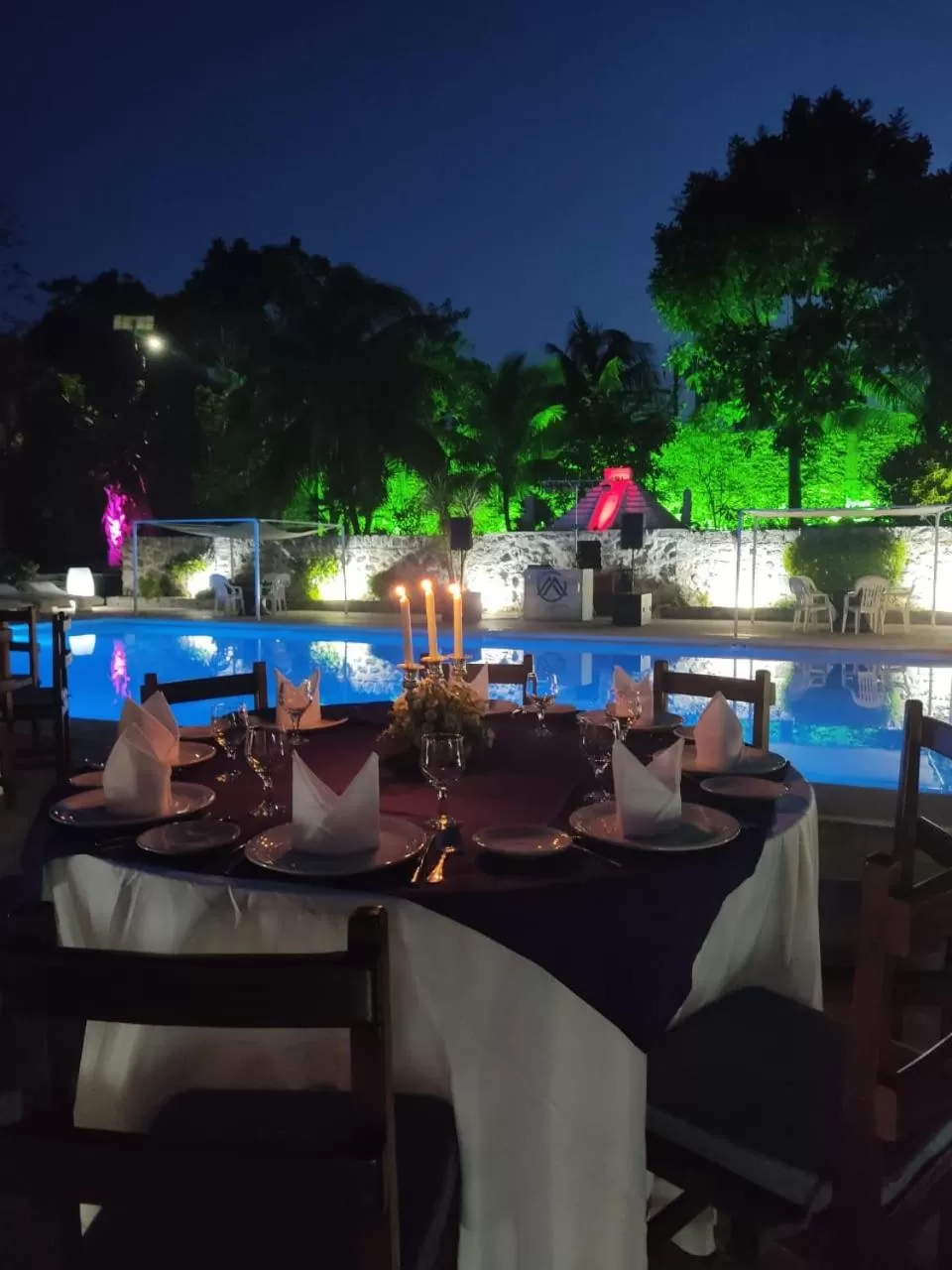 Pool view in Hotel Puerta Chichen