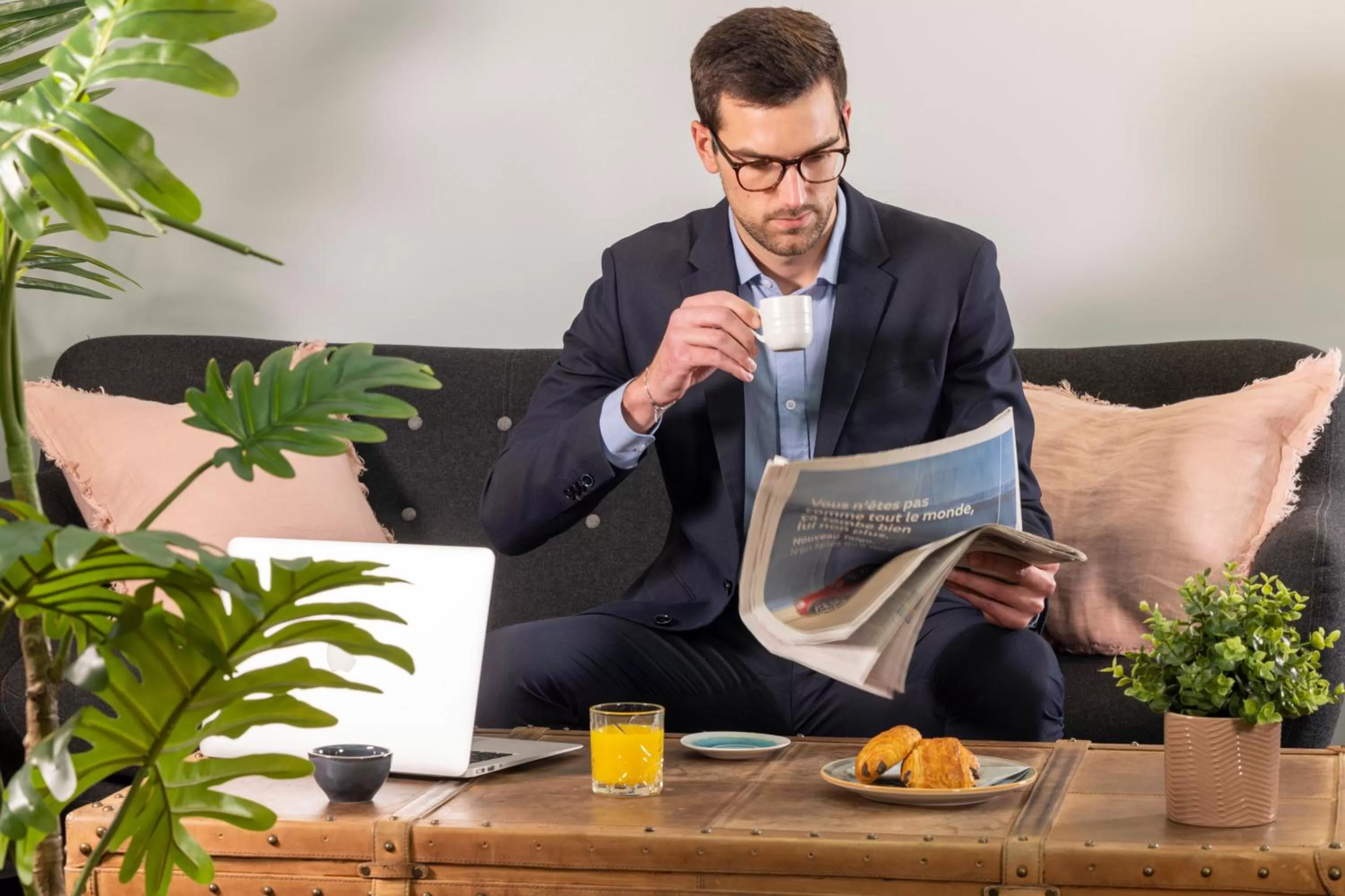 People in Hôtel Hélios Opéra