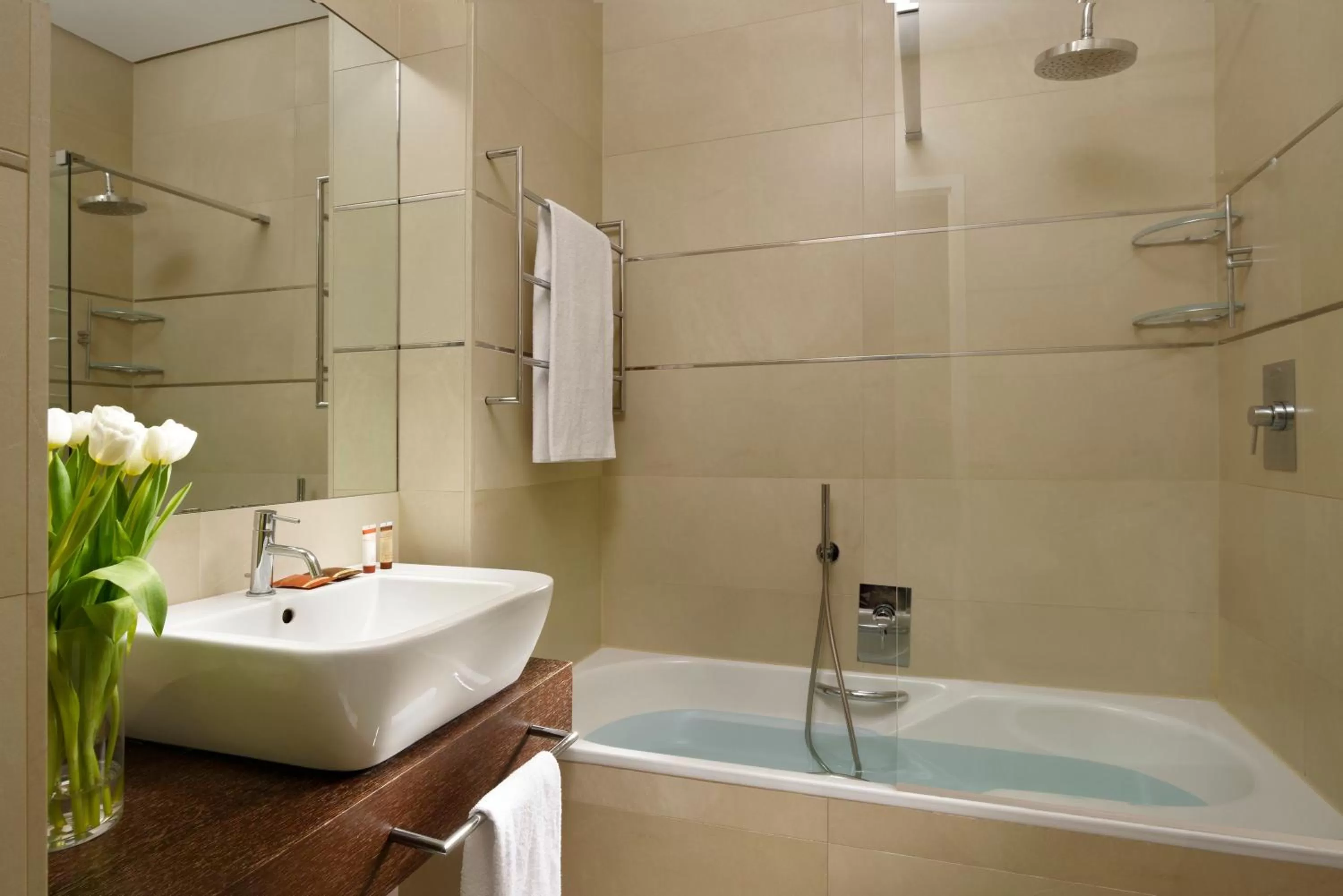 Bathroom in Hotel La Favorita