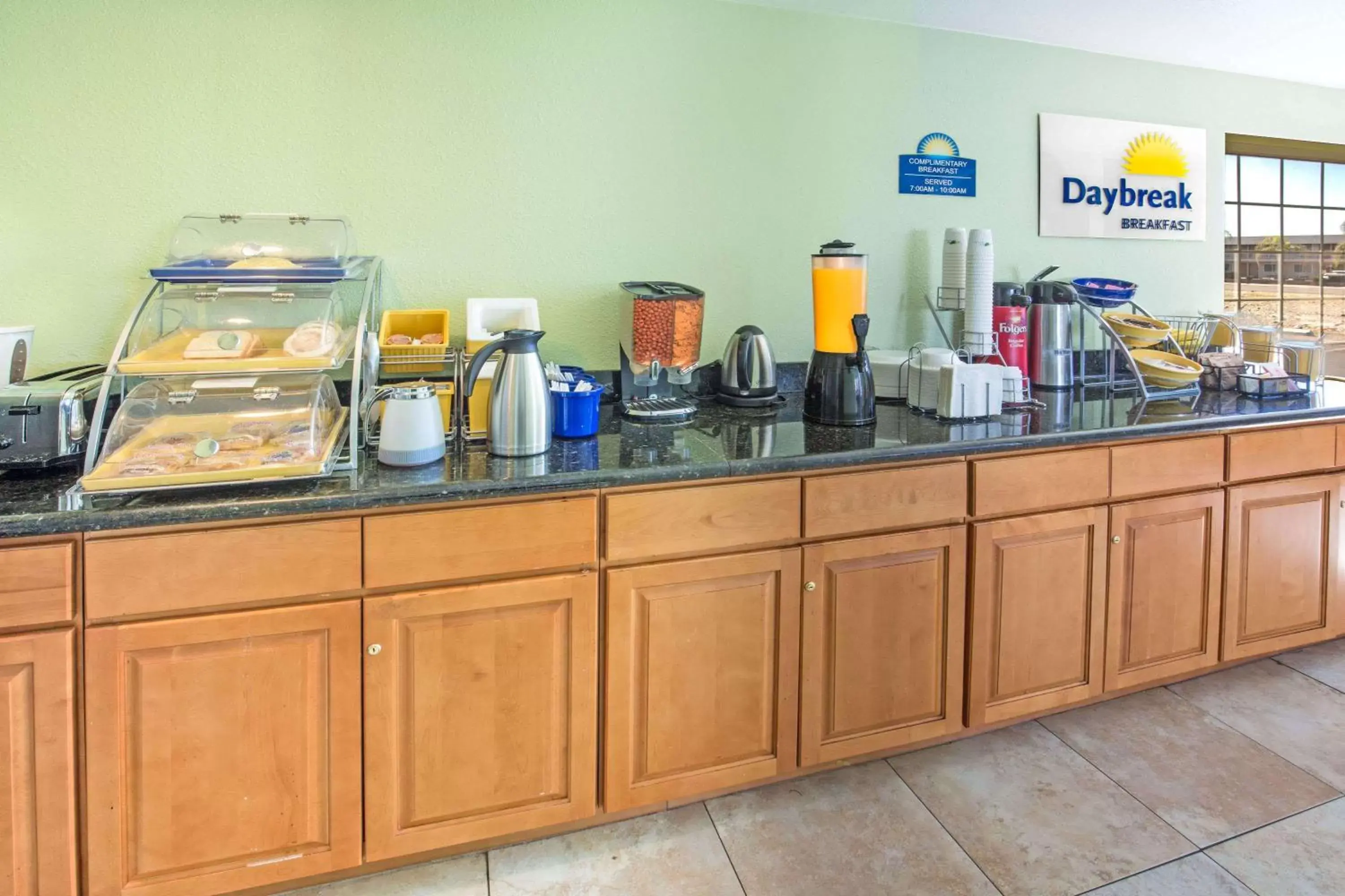 Restaurant/places to eat in Days Inn by Wyndham Oroville