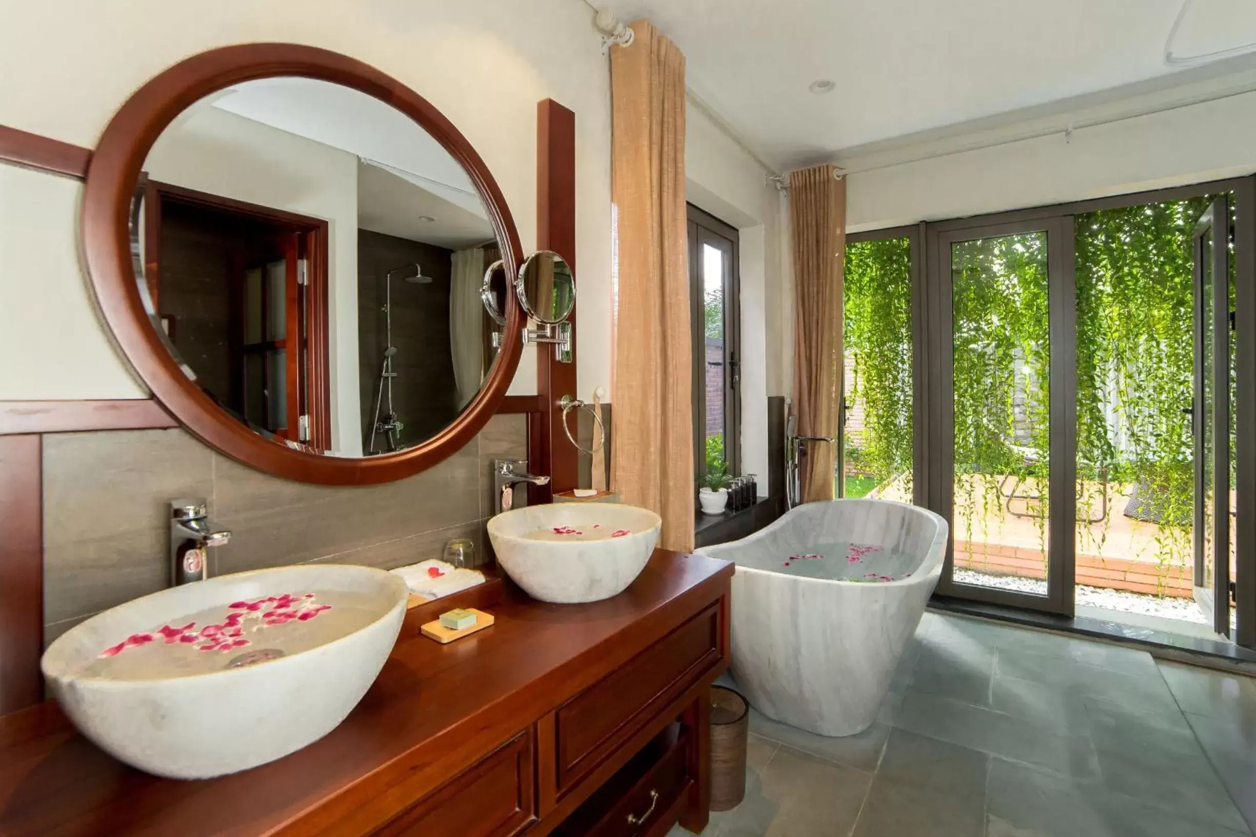 Bathroom in Silk Sense Hoi An River Resort