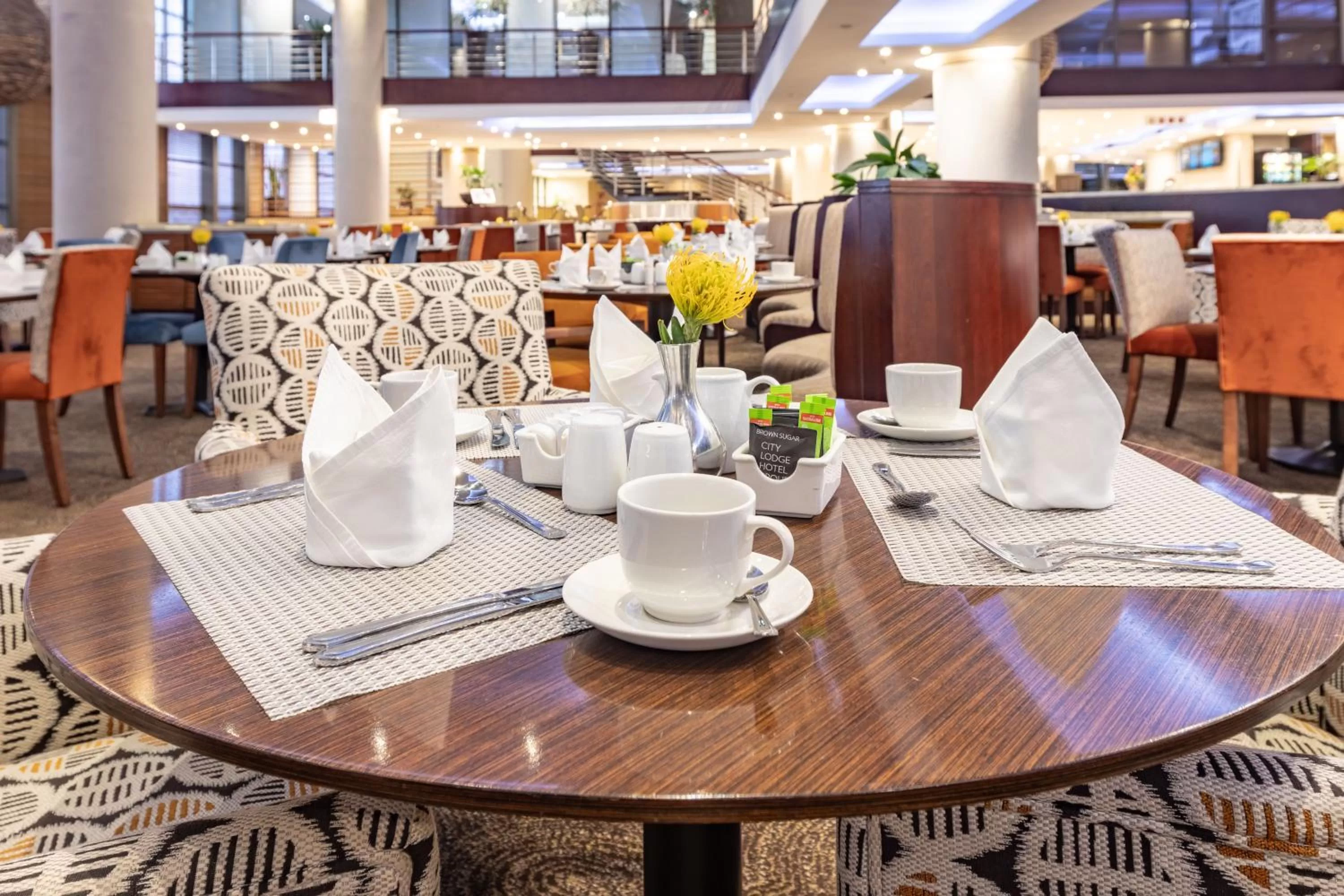 Restaurant/places to eat in City Lodge Hotel at OR Tambo International Airport