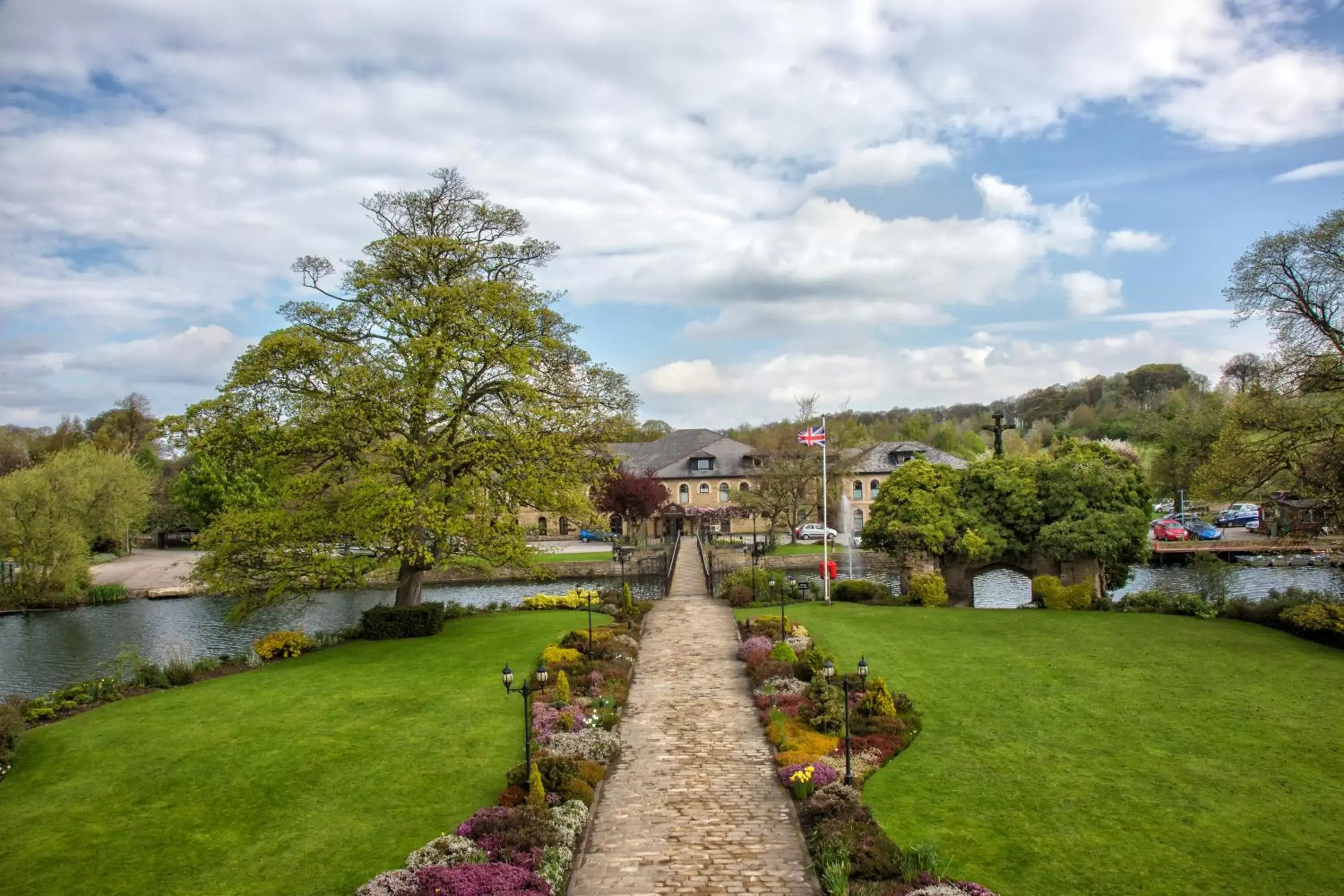 Facade/entrance in Waterton Park Hotel Facade/entrance in Waterton Park Hotel
