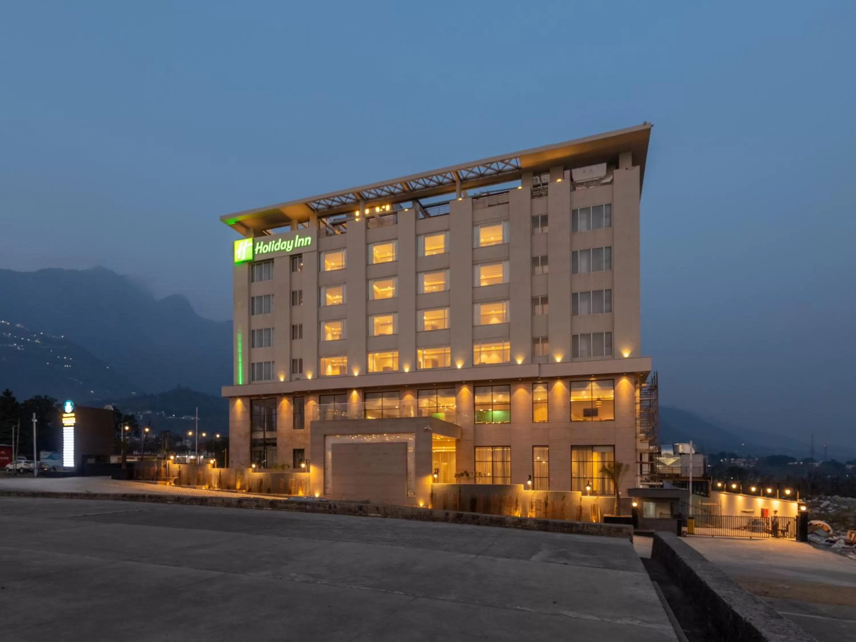Property building in Holiday Inn Katra Vaishno Devi by IHG