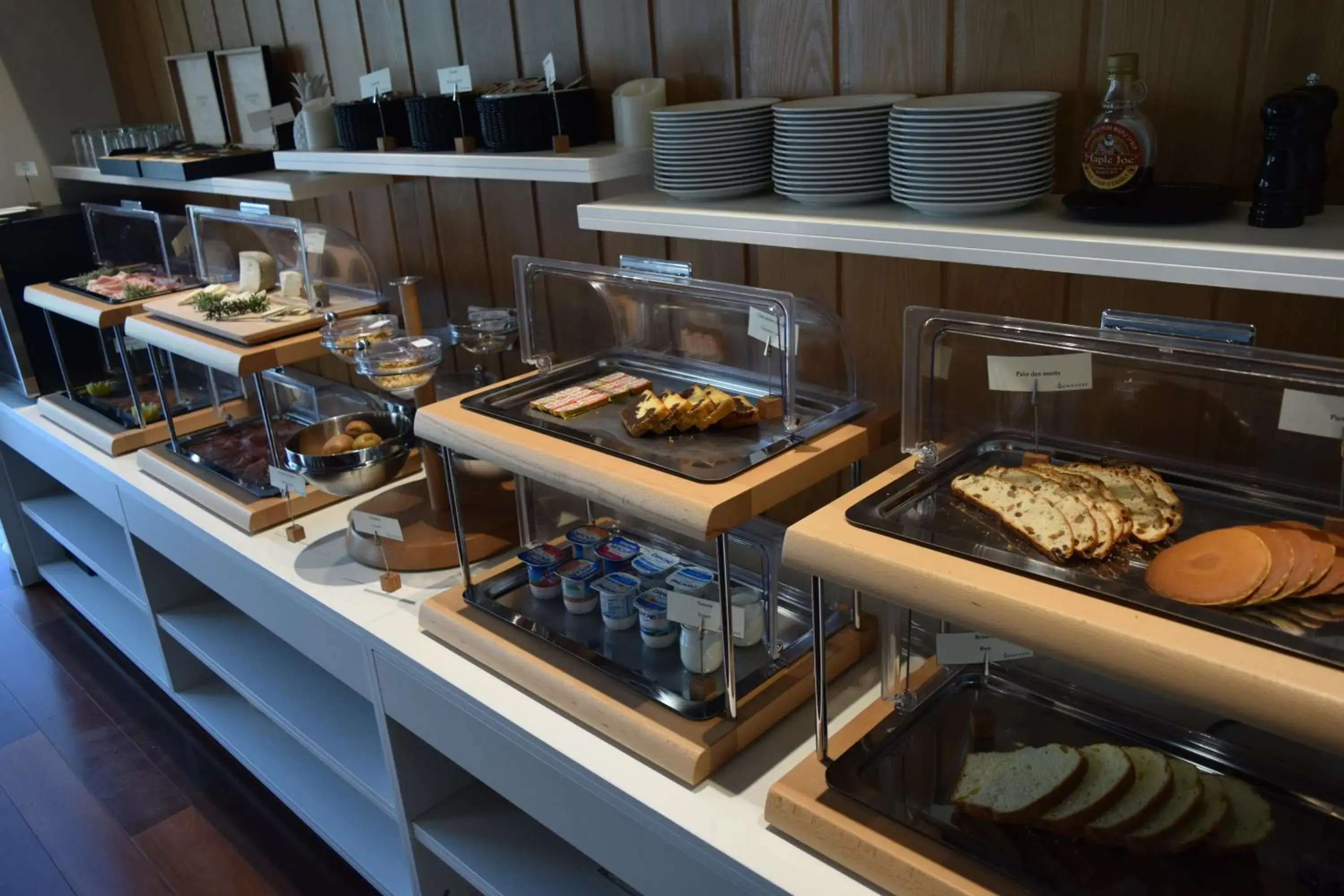 Buffet breakfast in Hotel Spa Genovese