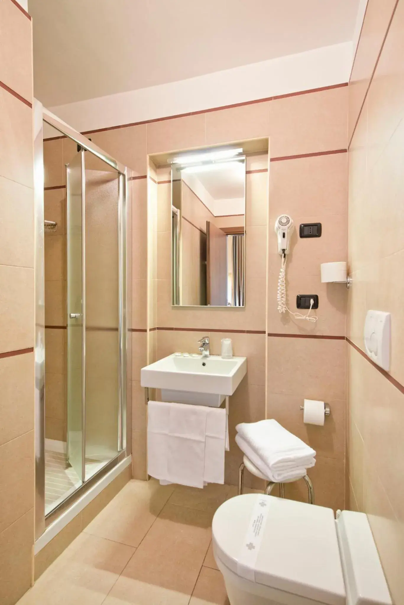 Bathroom in Hotel Marco Polo Rome
