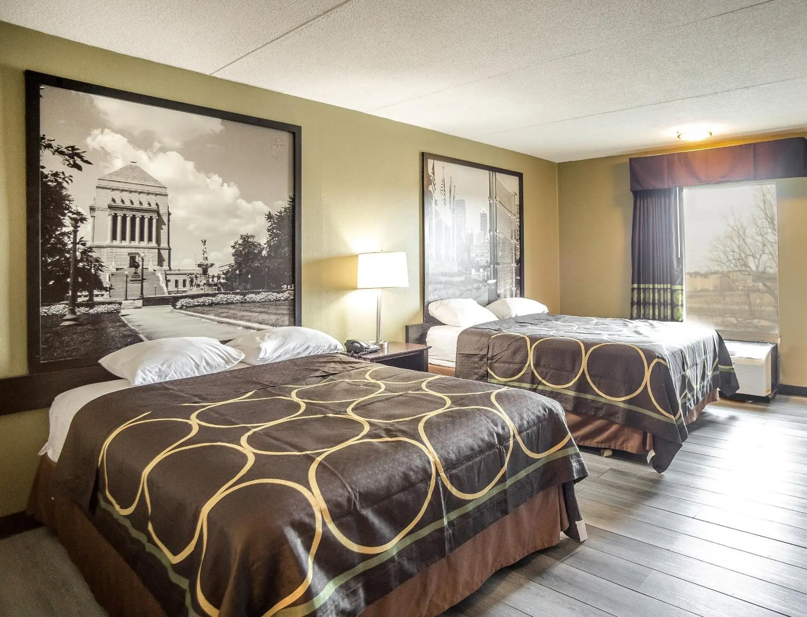 Bedroom, Bed in Super 8 by Wyndham Indianapolis South