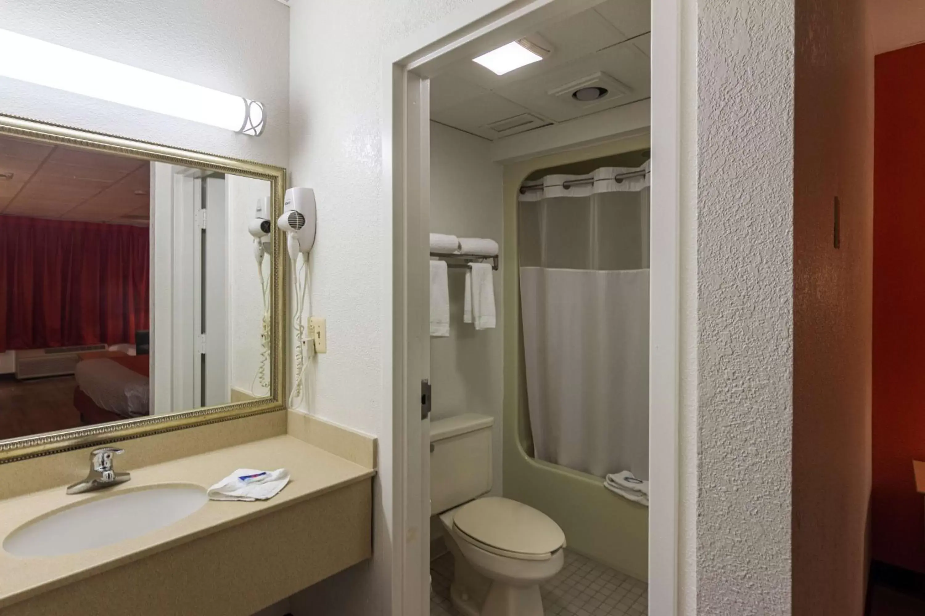 Shower, Bathroom in Motel 6-Groton, CT - Casinos nearby