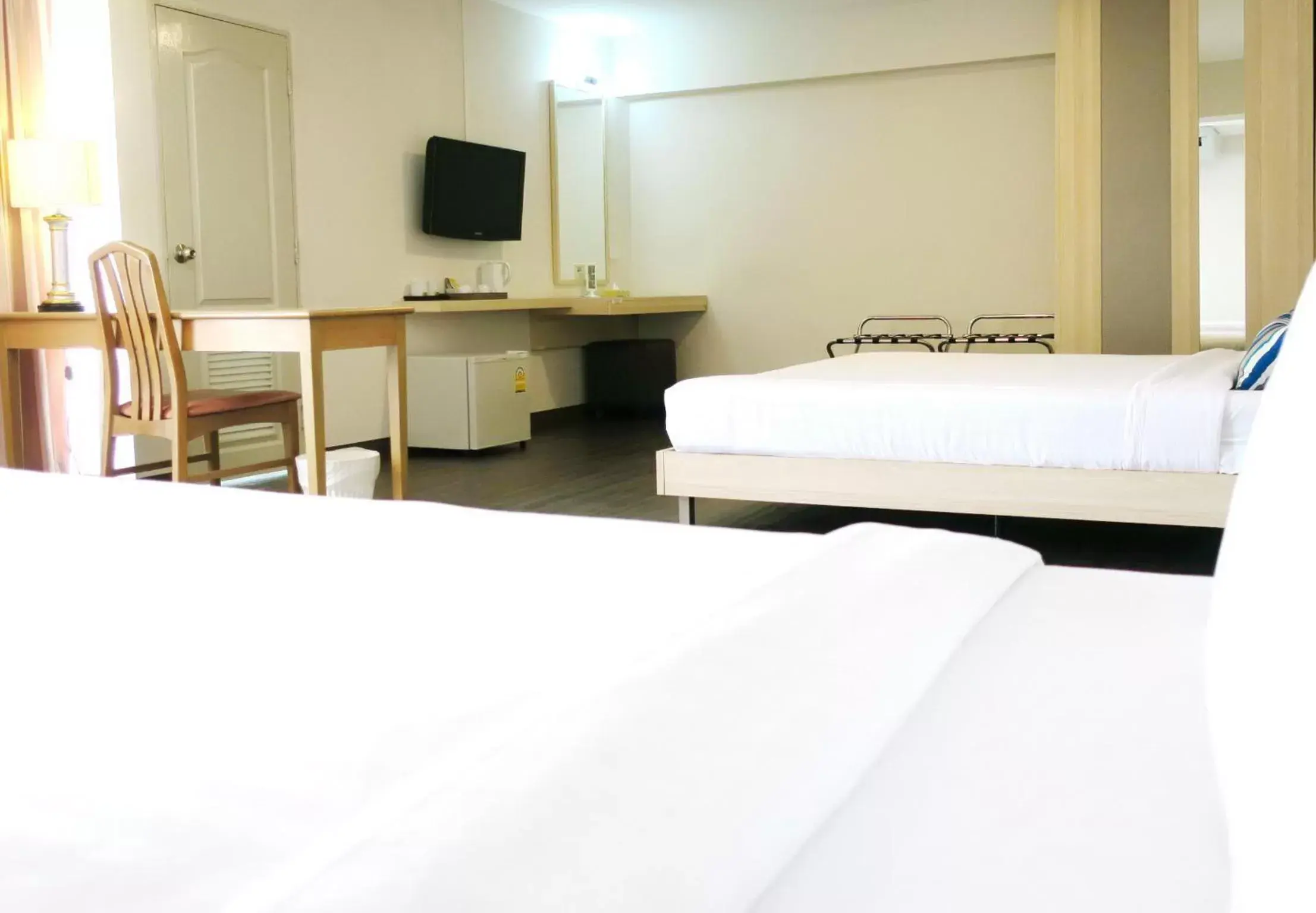 Bedroom, Bed in Samran Place Hotel Bedroom, Bed in Samran Place Hotel