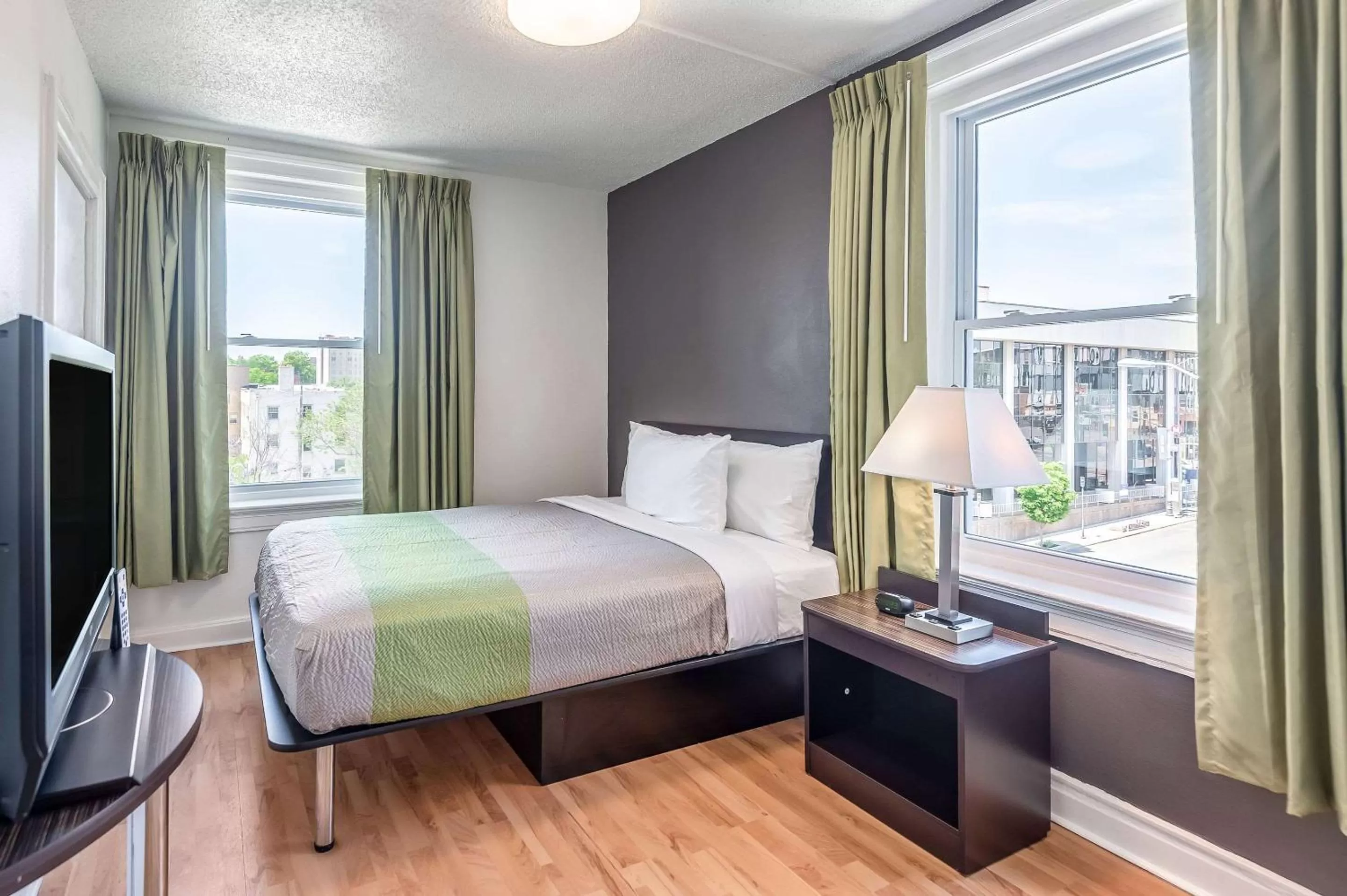 Photo of the whole room in Quality Inn & Suites Kansas City Downtown