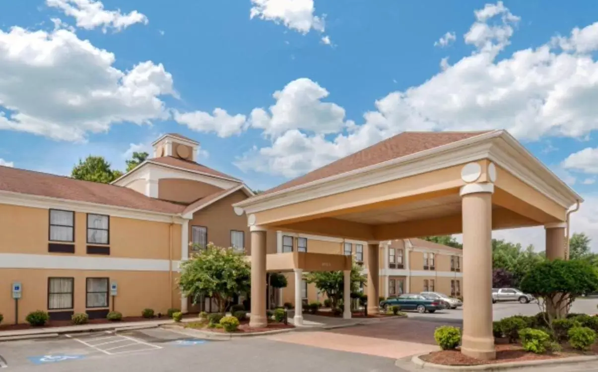 Property Building in Quality Inn High Point - Archdale