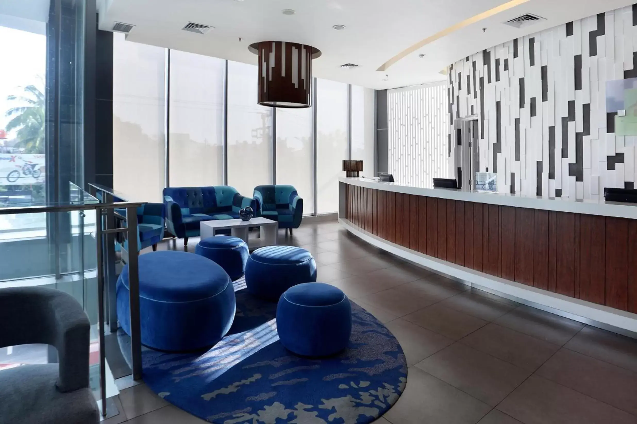 Lobby or reception, Lobby/Reception in Holiday Inn Express Semarang Simpang Lima, an IHG Hotel