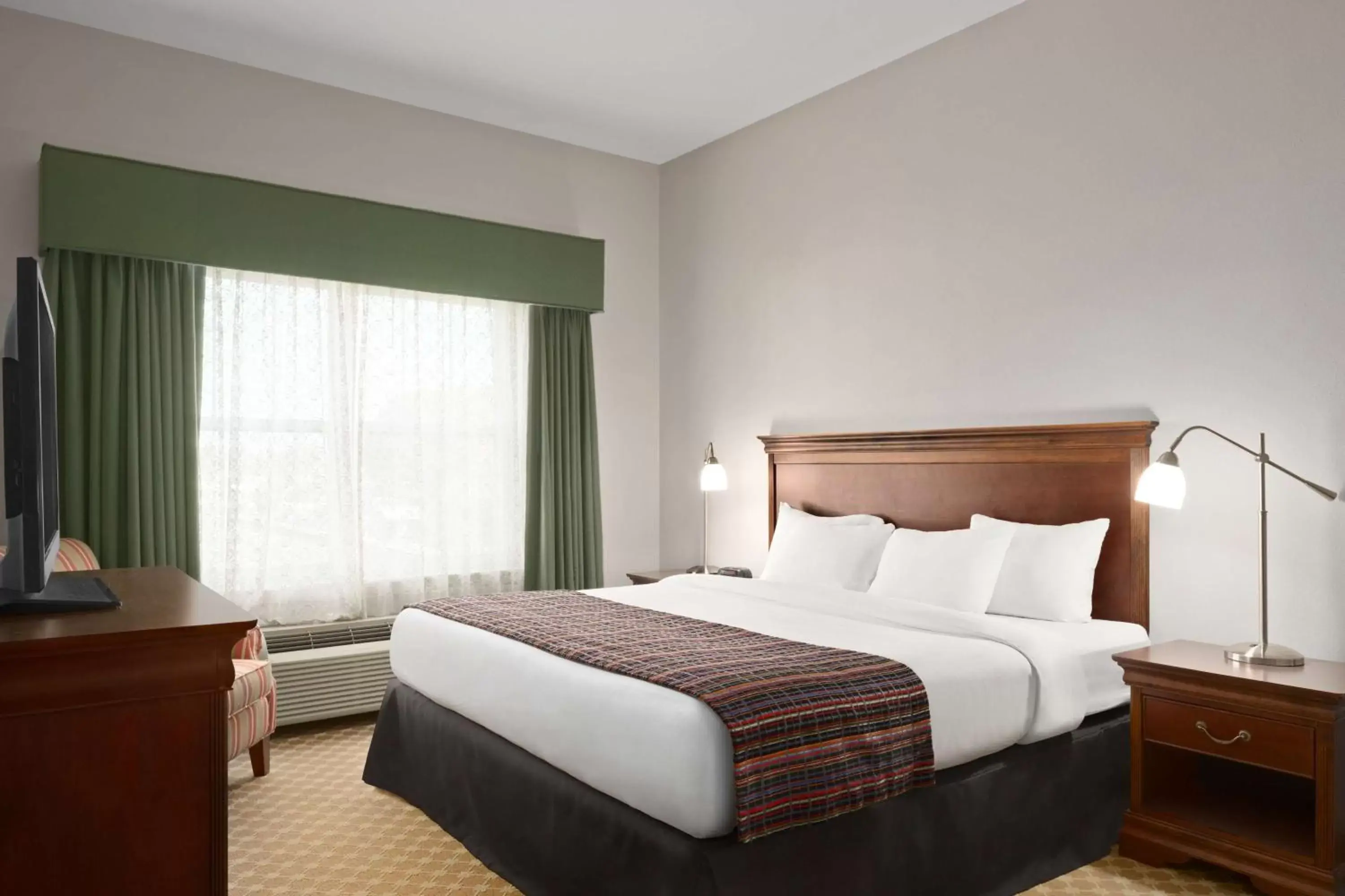 Bedroom, Bed in Country Inn & Suites by Radisson, Gettysburg, PA