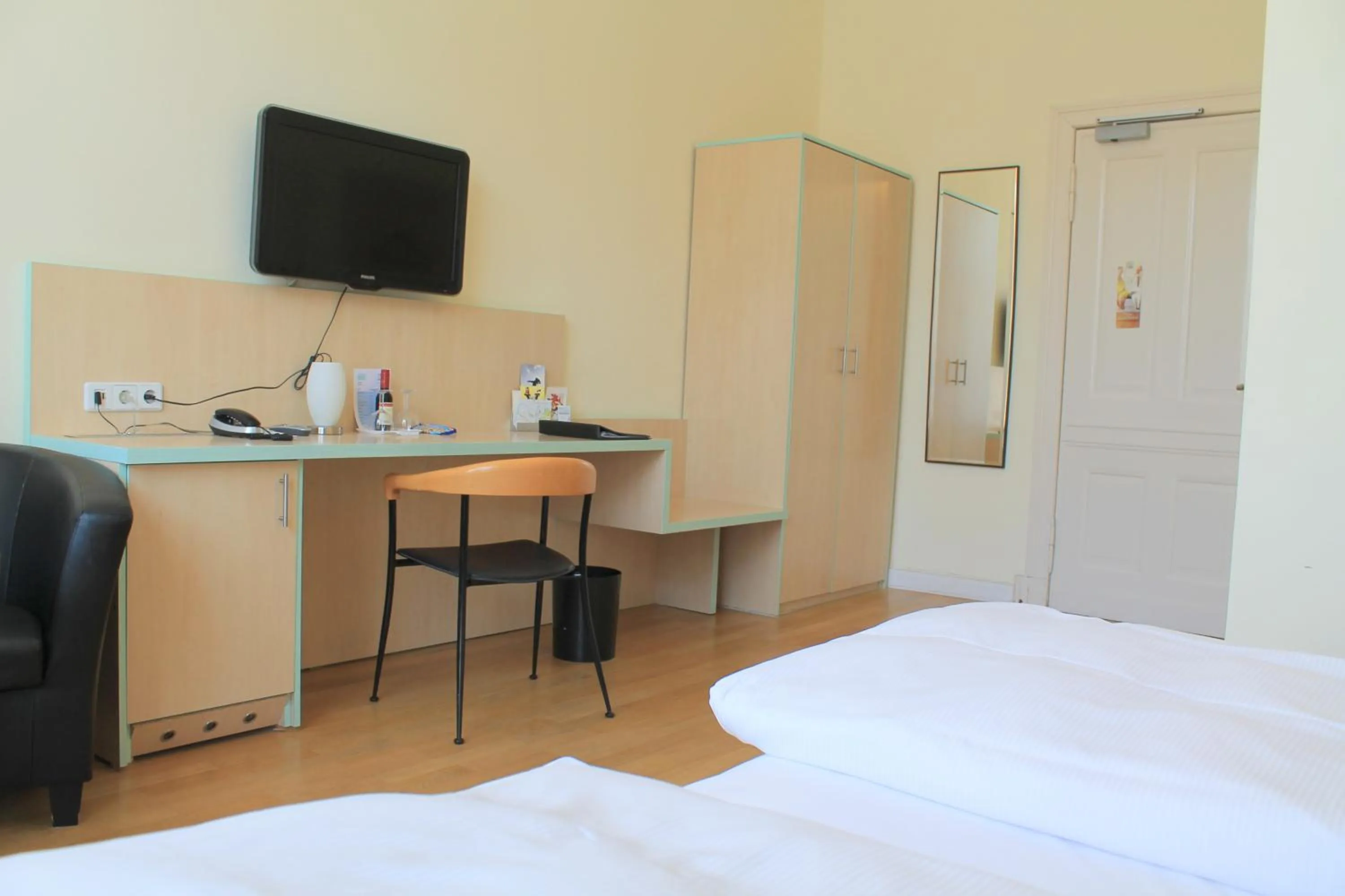 Photo of the whole room, Bed in Hotel Hansablick