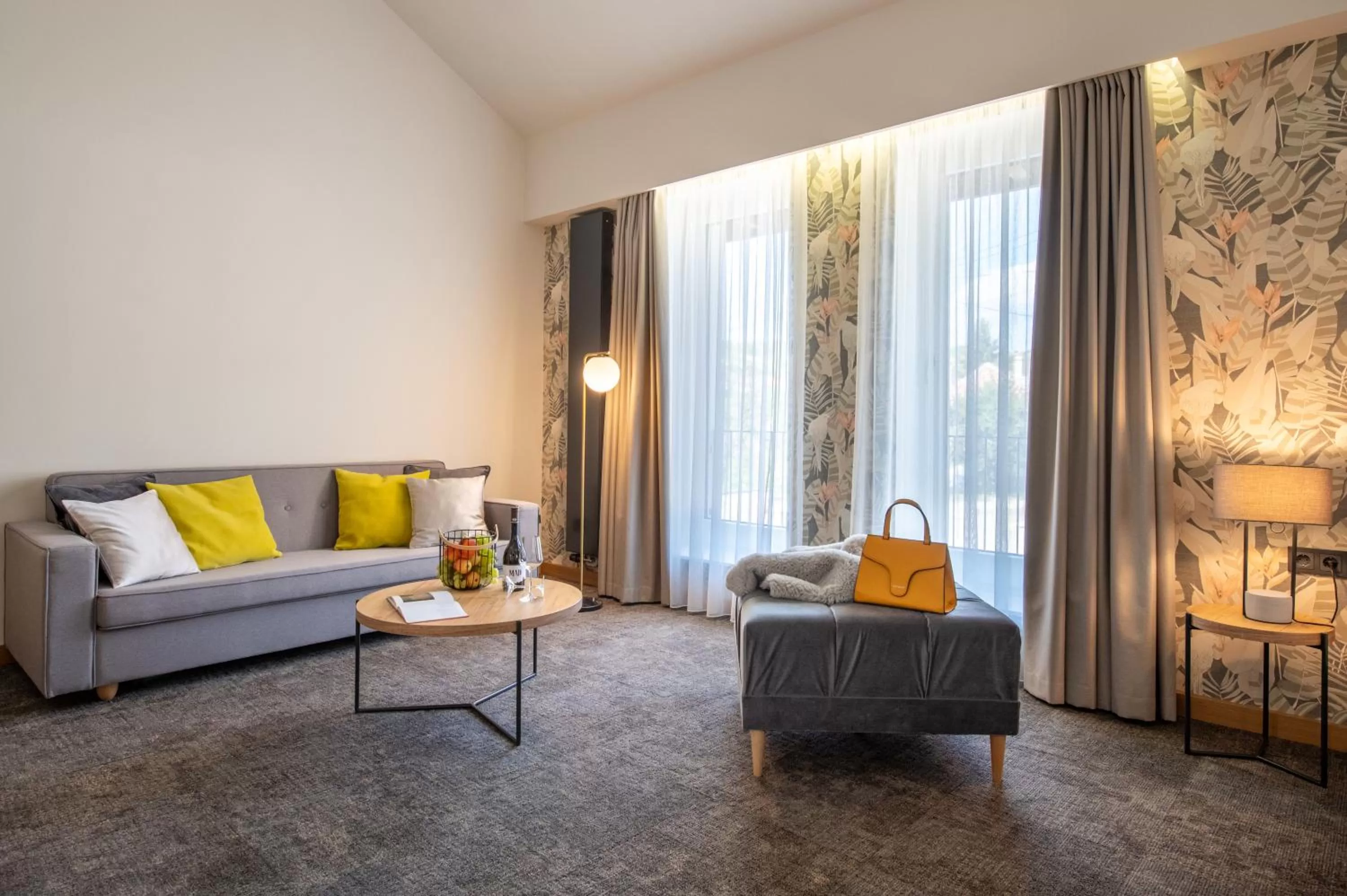 Seating area in Botrytis Borhotel