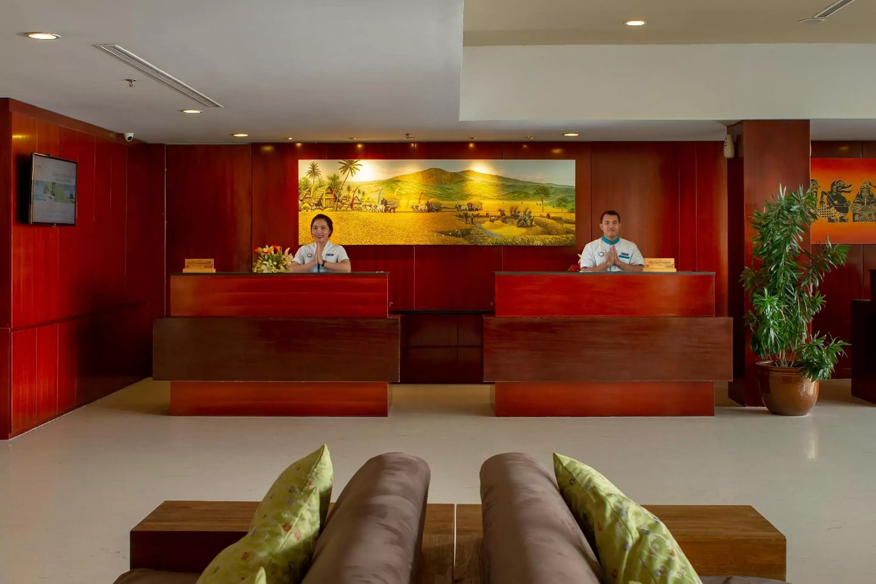 Staff, Lobby/Reception in PrimeBiz Hotel Kuta