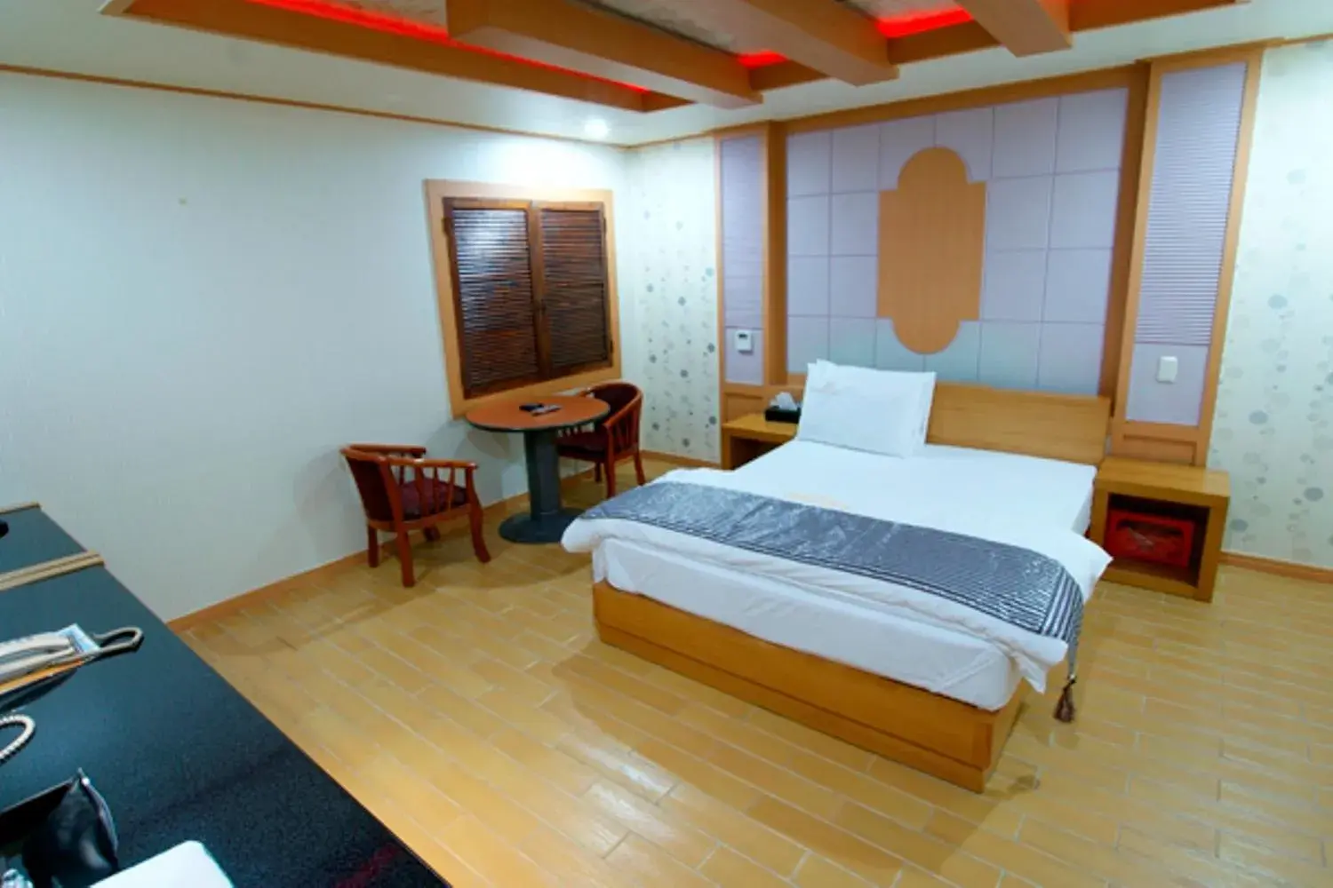 Photo of the whole room, Bed in Goryeo Hotel