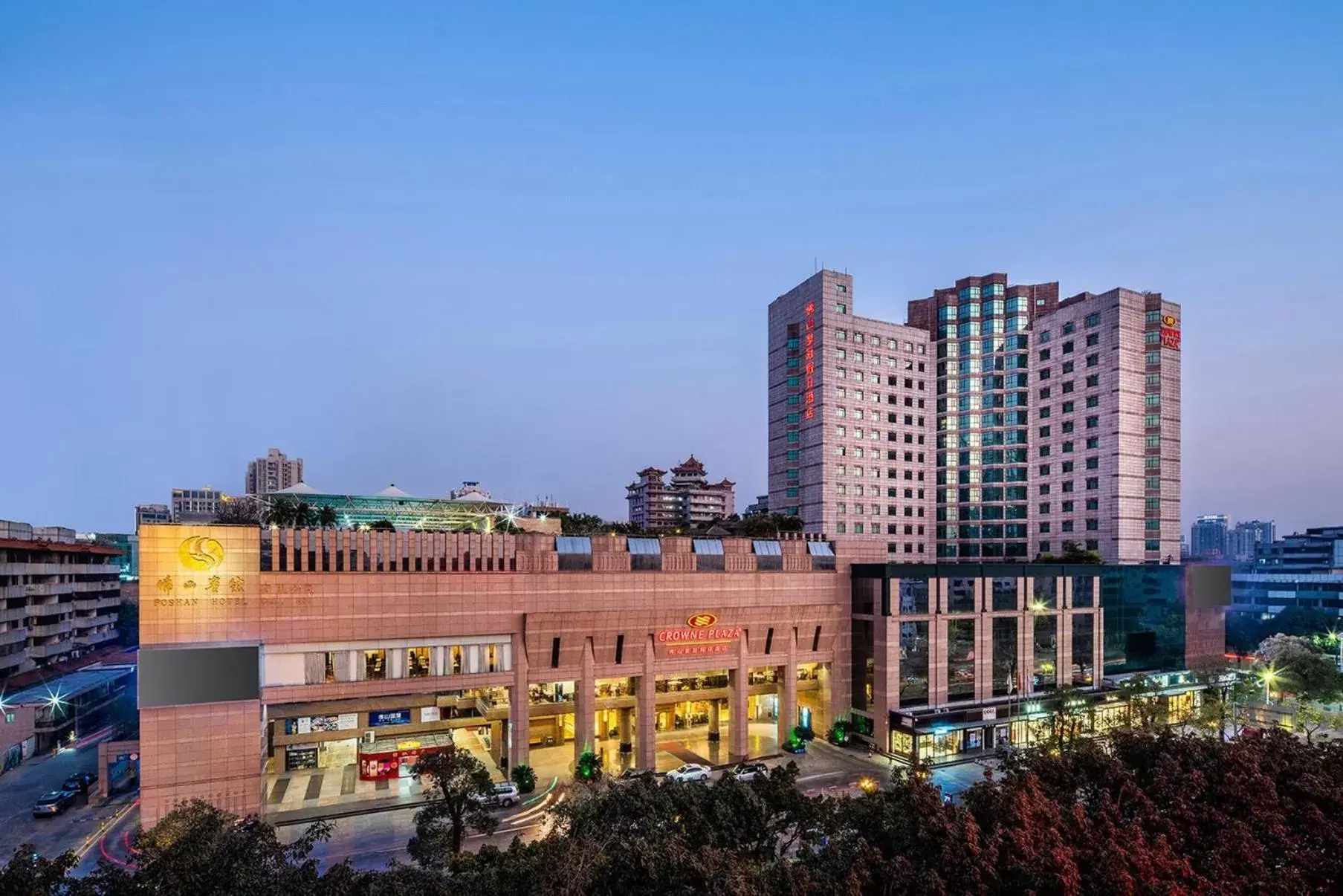 Property building in Crowne Plaza Foshan, an IHG Hotel - Exclusive bus stations for HKSAR round-trips