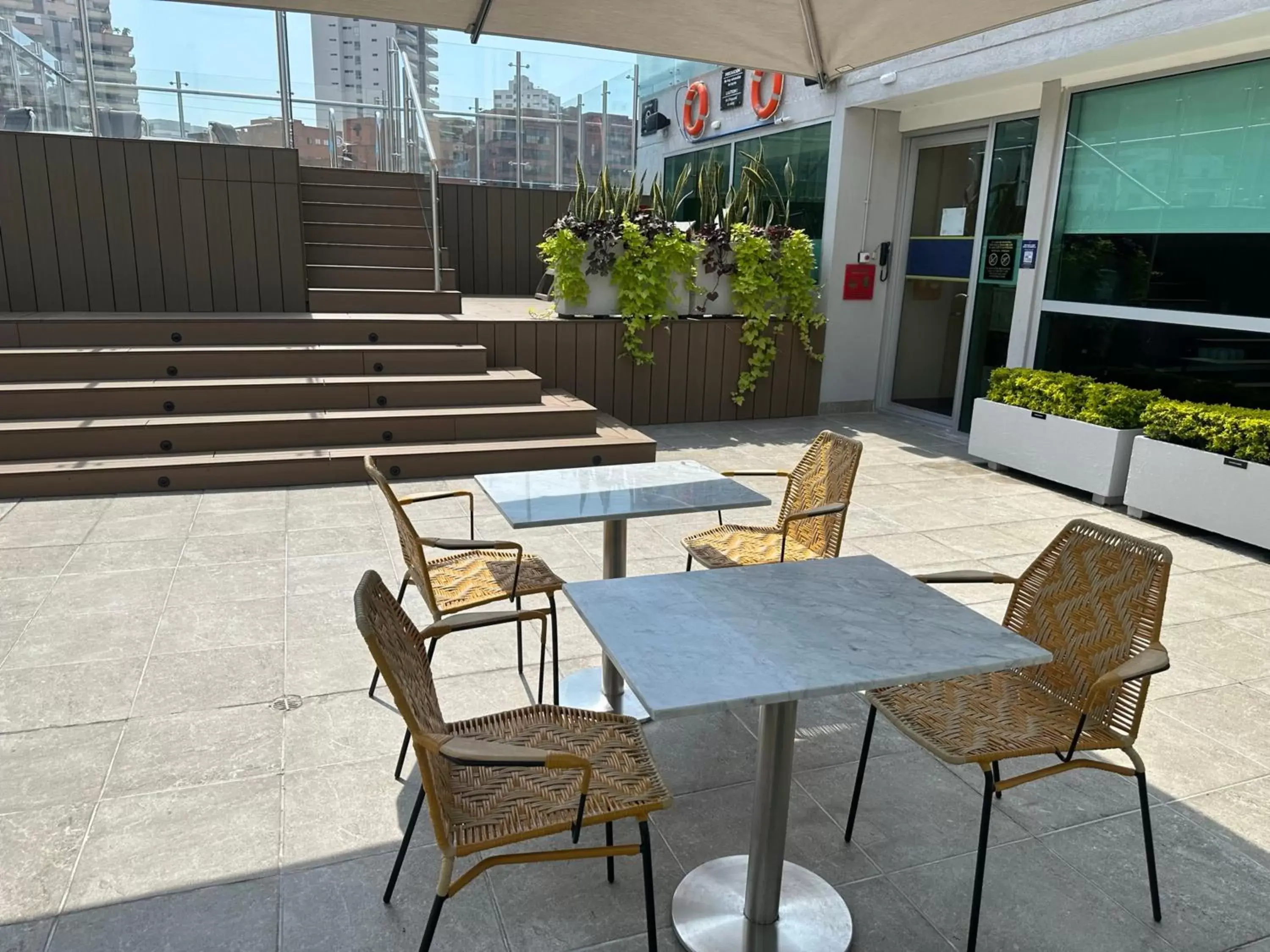 Balcony/Terrace in Hampton by Hilton Cali